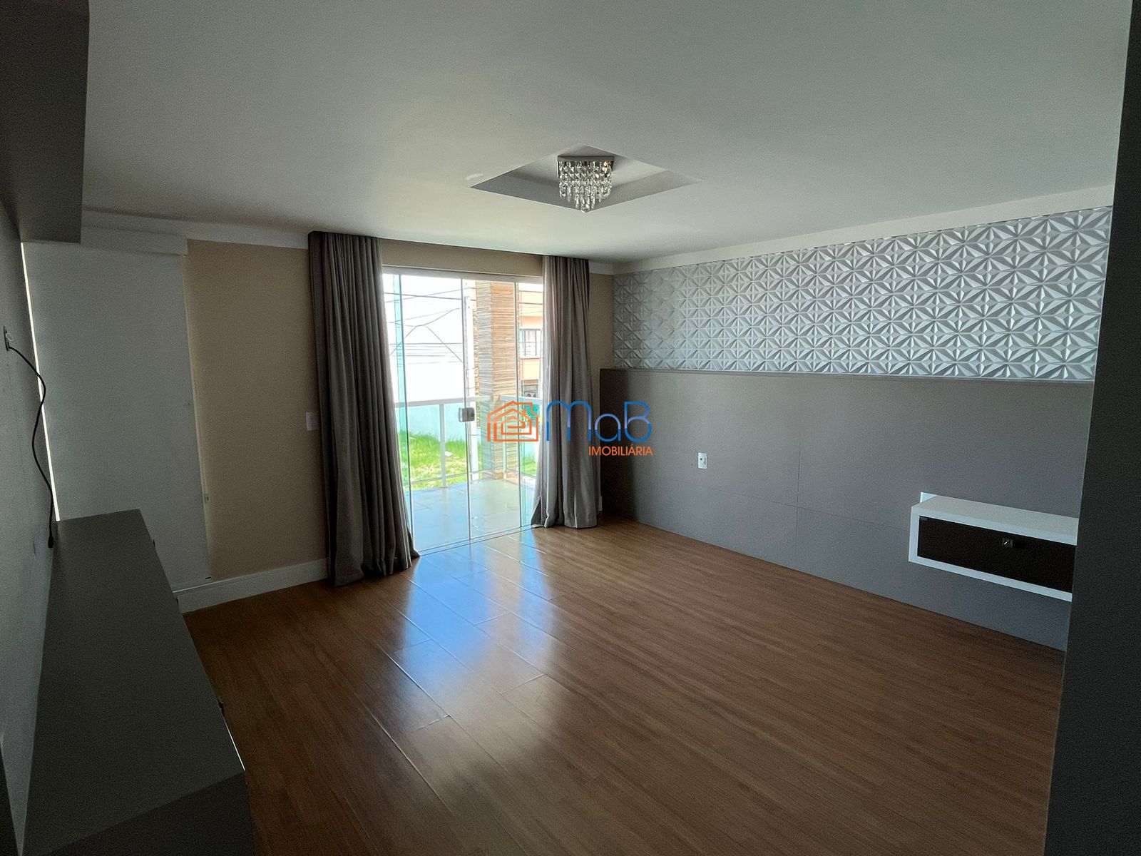 Casa de Alto Padrão com 3 Suítes, Energia Solar e Lazer Completo – Vale 3