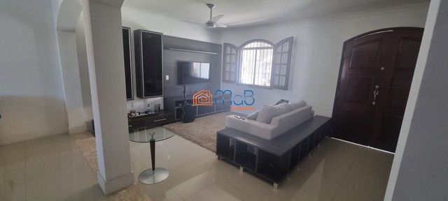 Casa à venda com 4 quartos, 250m² - Foto 4