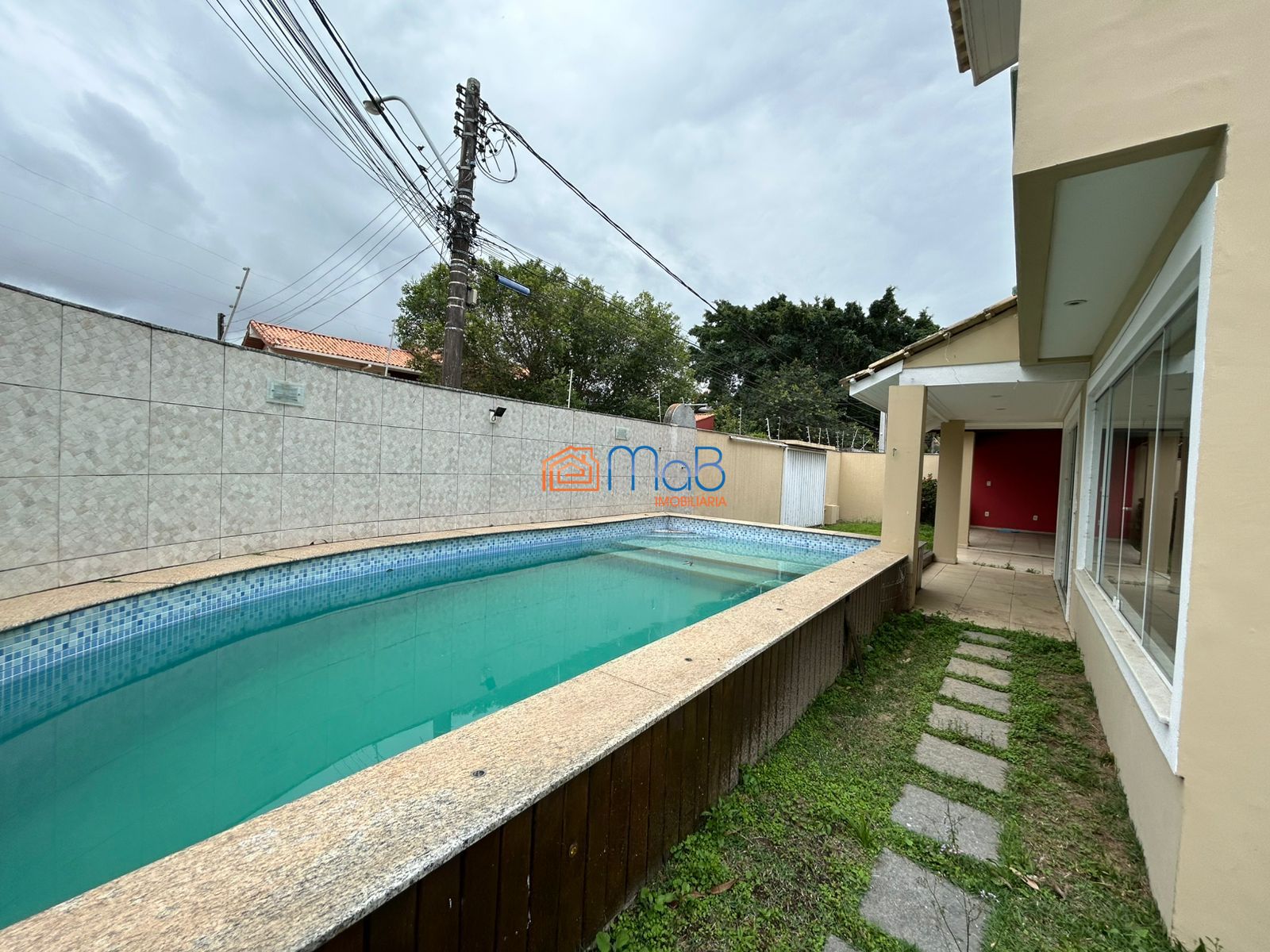 Casa espaçosa de 3 quartos com terraço, vista pra Lagoa e Área de Lazer Completa