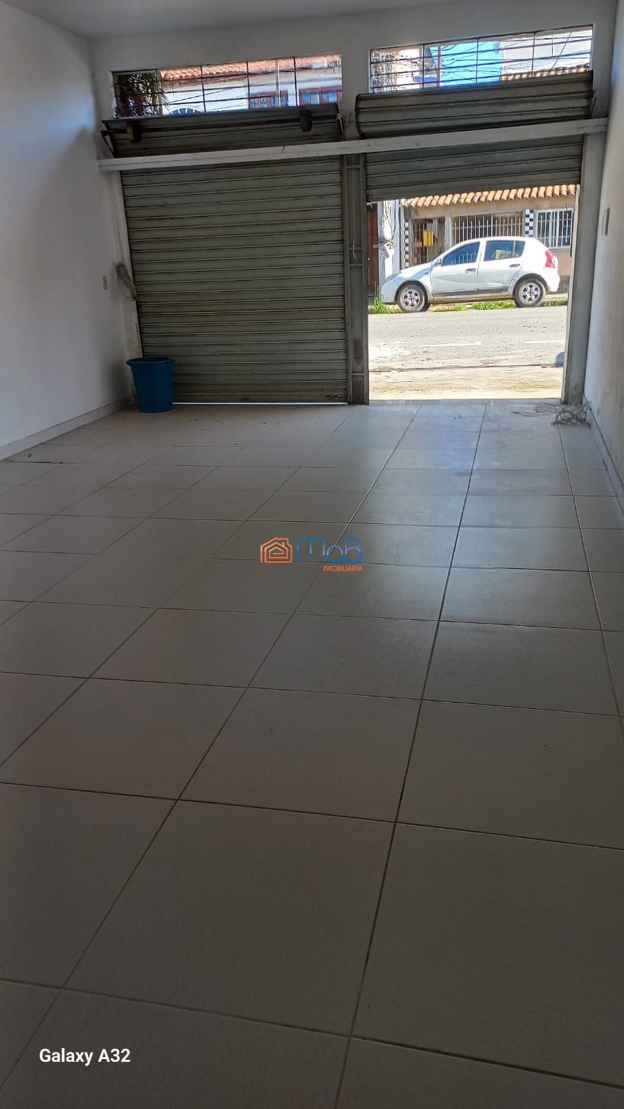 Loja comercial no sol e mar