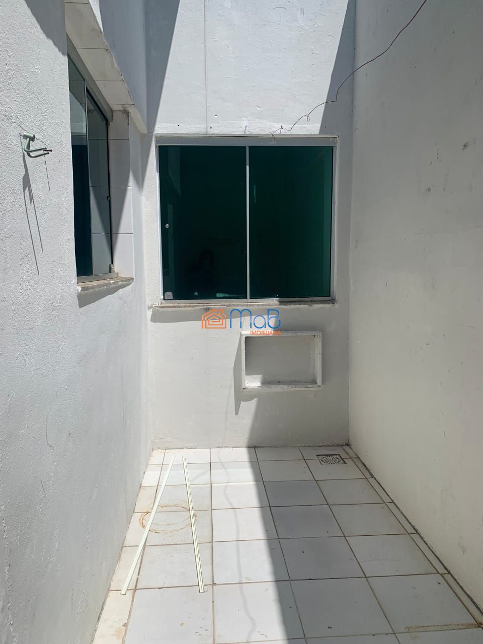 Excelente apartamento com 02 quartos no cajueiros