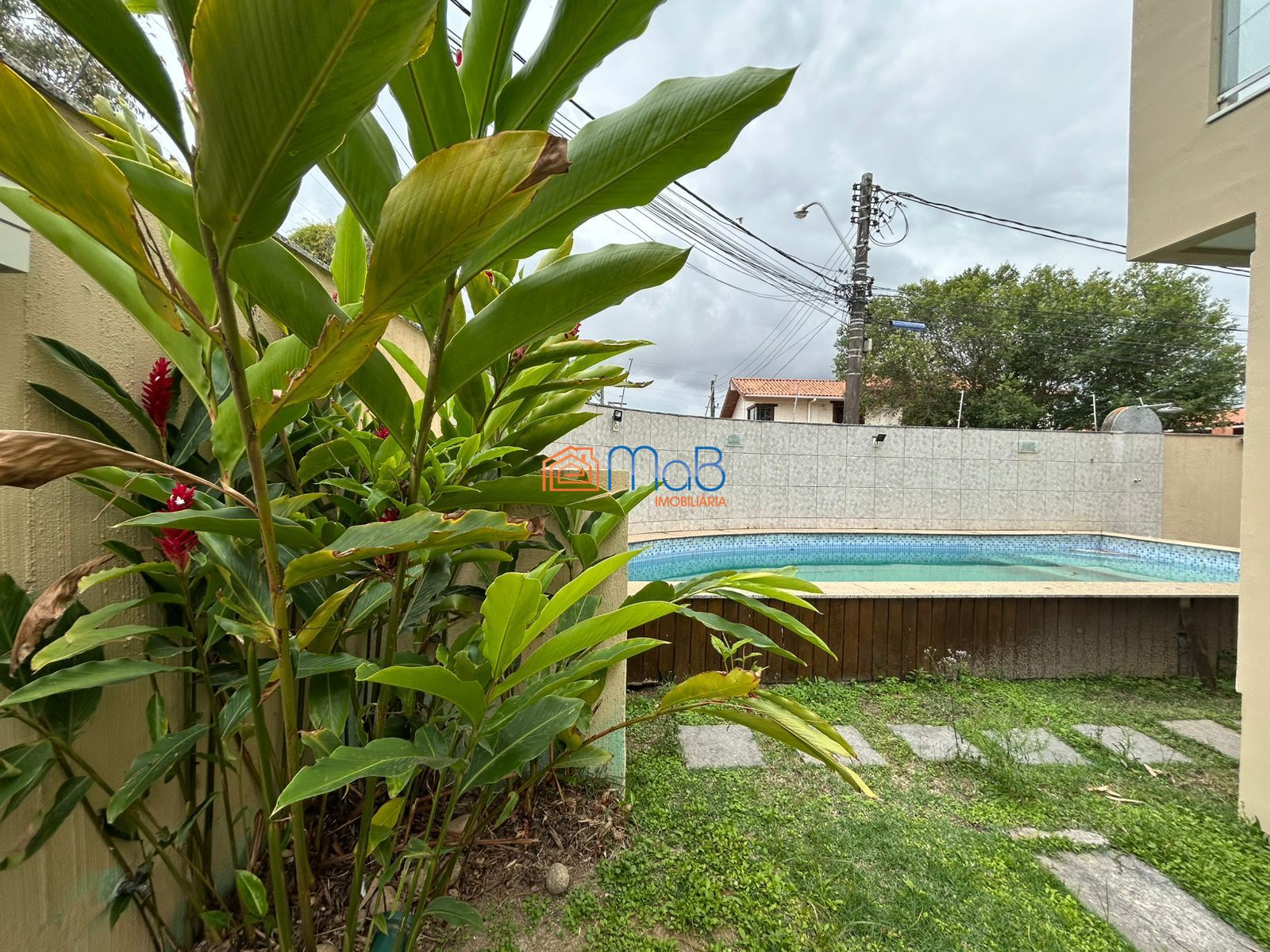 Casa espaçosa de 3 quartos com terraço, vista pra Lagoa e Área de Lazer Completa