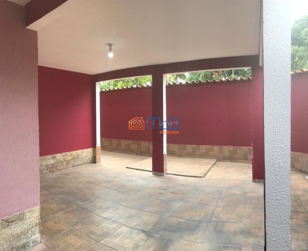 Casa à venda com 3 quartos, 242m² - Foto 2