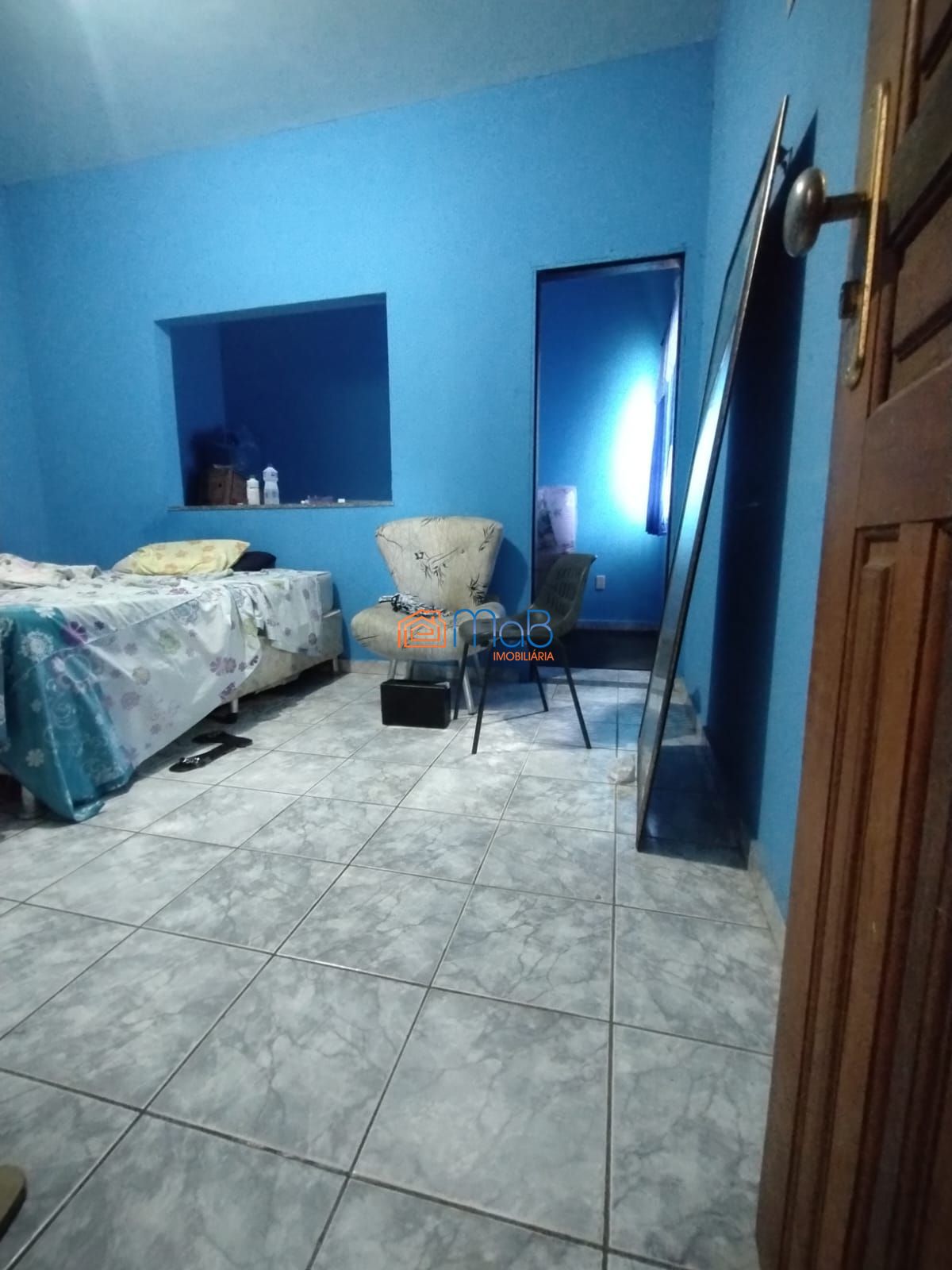Incrível Casa de 3 Andares à Venda!