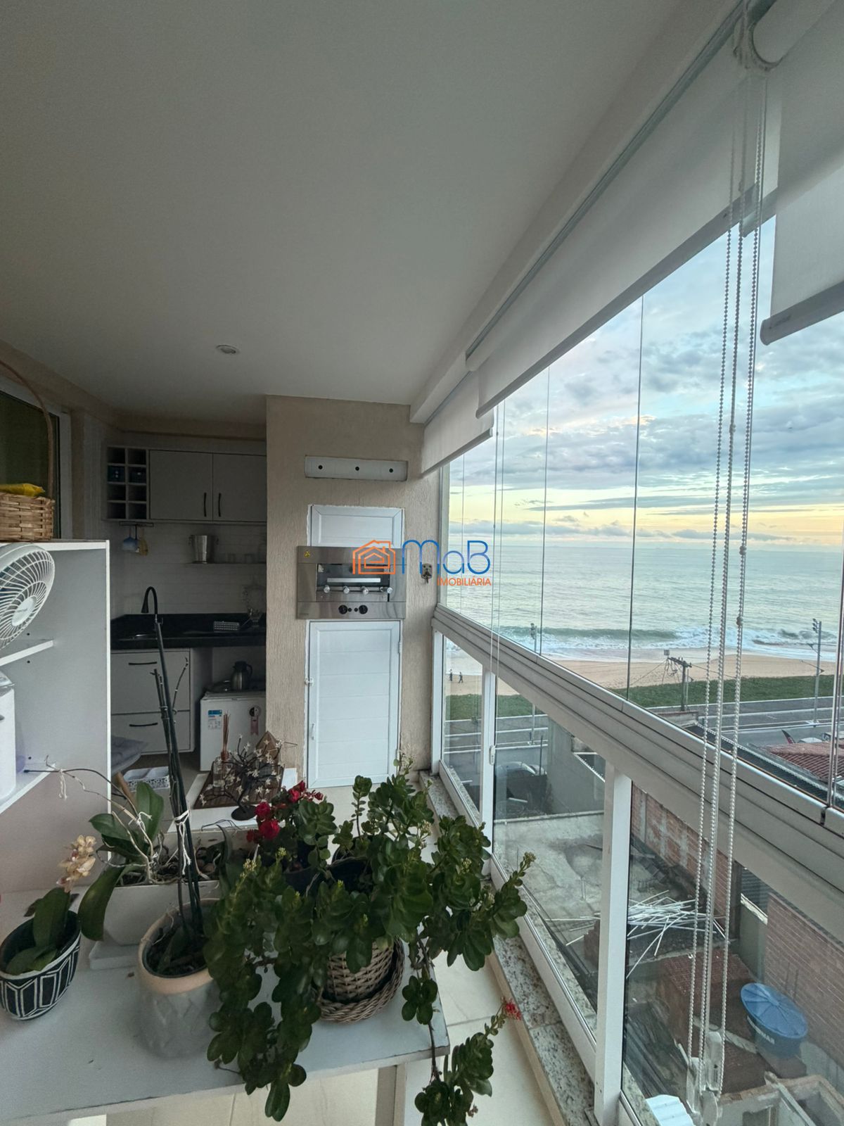 Apartamento Frente Mar 3 Quartos e 2 Suítes Praia dos Cavaleiros.