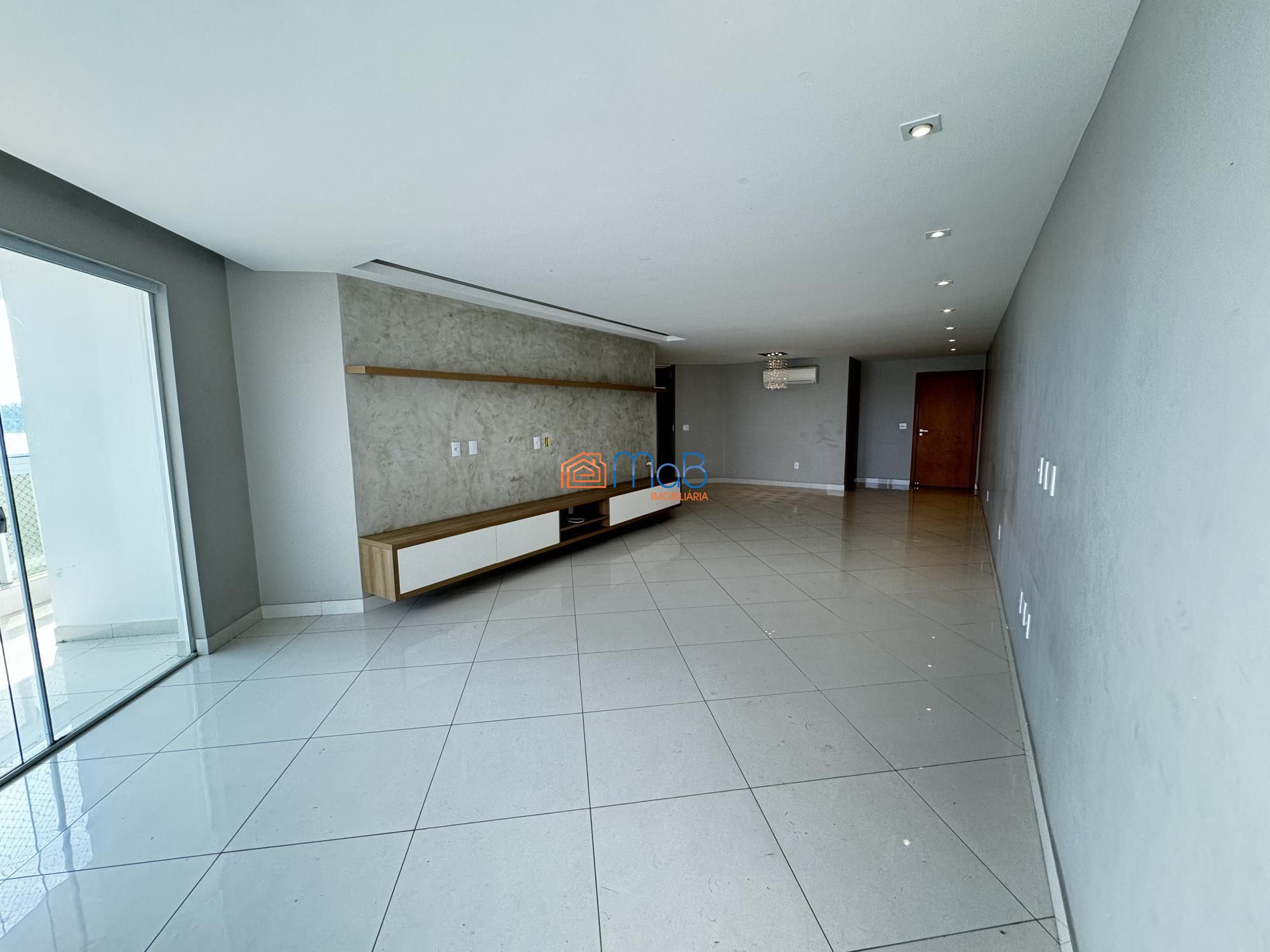 Apartamento à venda e aluguel com 4 quartos, 207m² - Foto 1