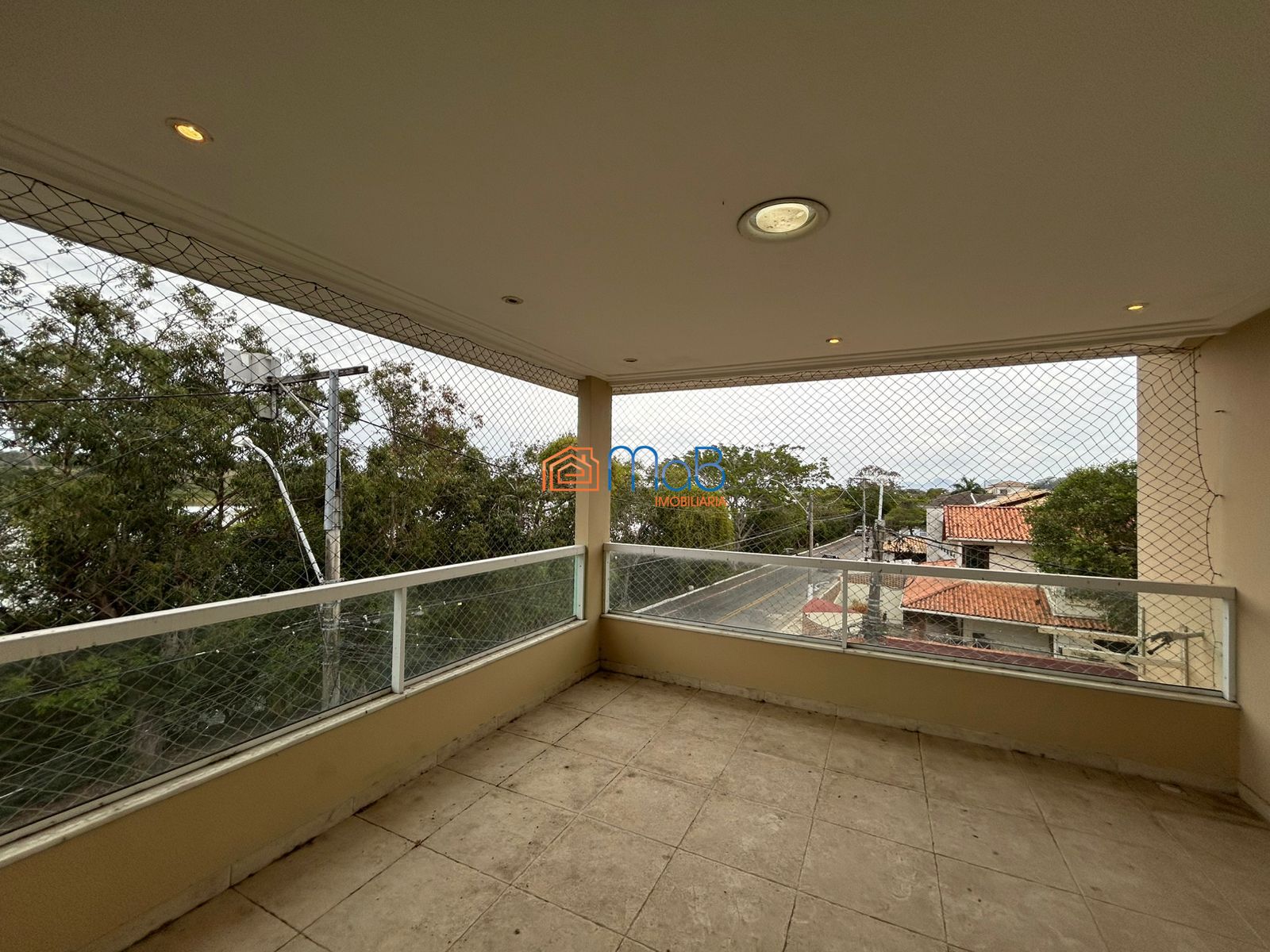 Casa espaçosa de 3 quartos com terraço, vista pra lagoa e ár