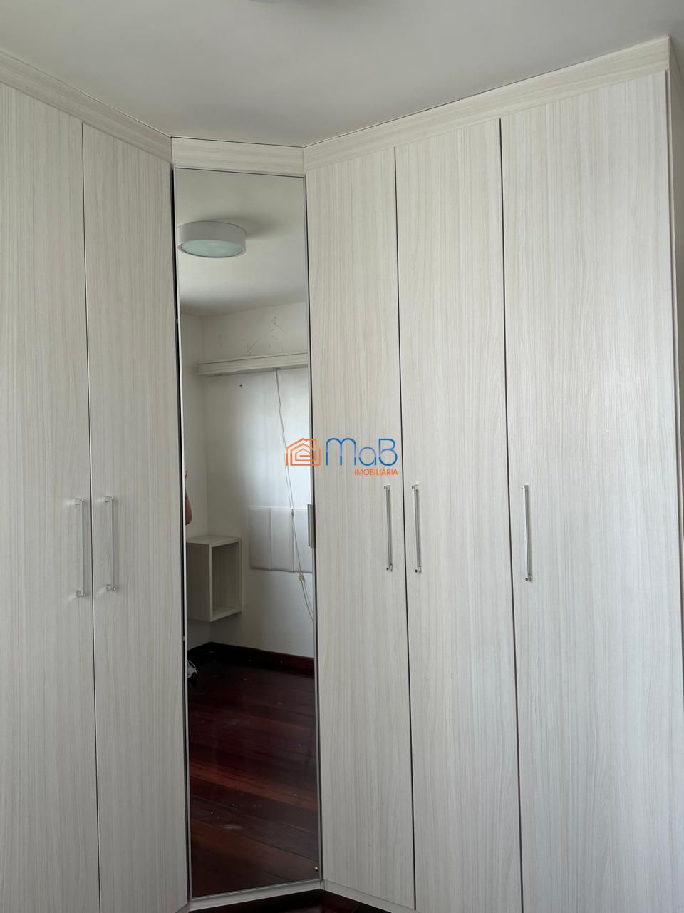 Apartamento à Venda com 2 Quartos e Acabamento Diferenciado