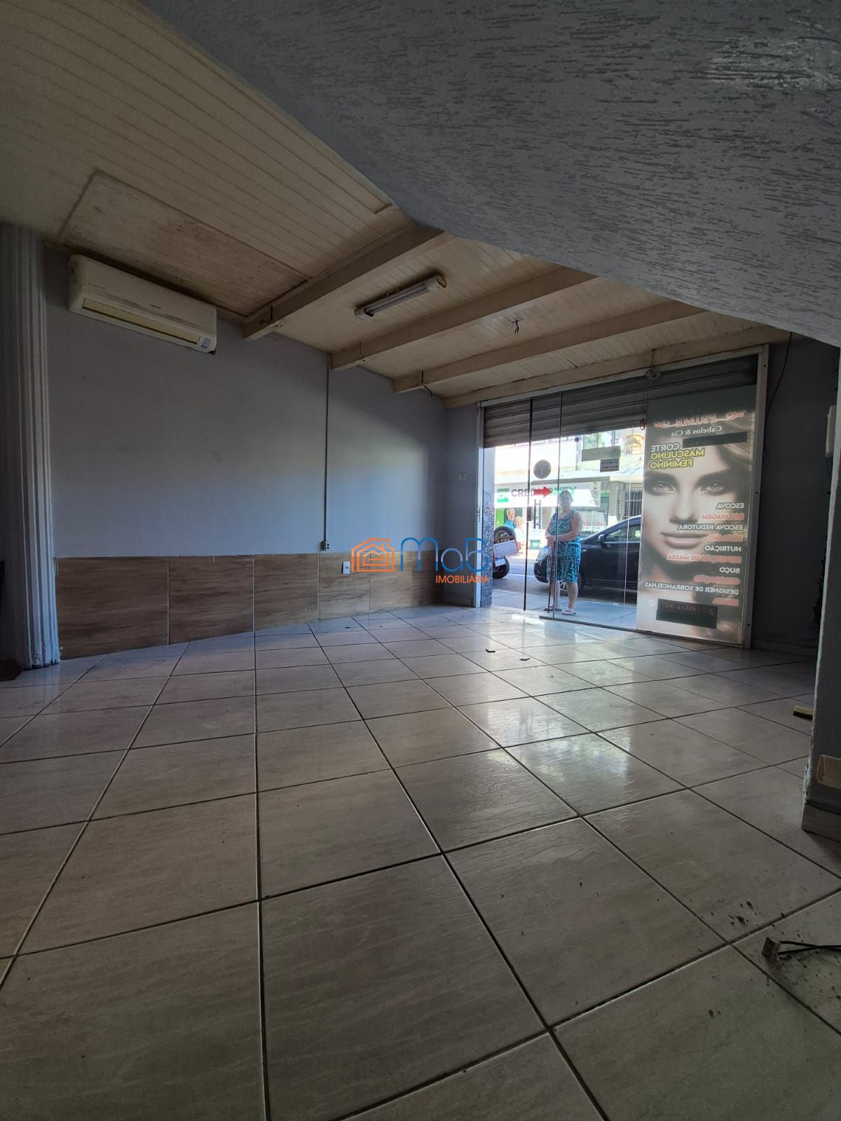 Loja comercial 30m² com cozinha
