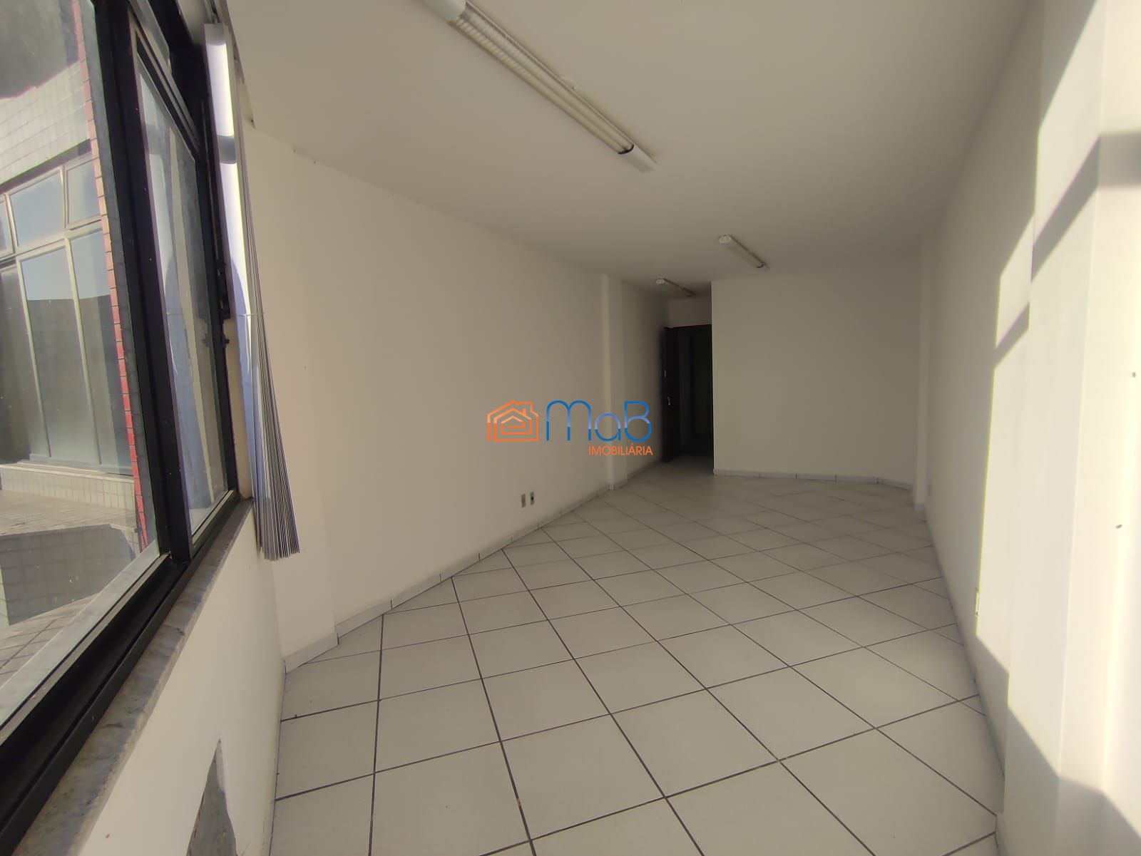 Conjunto Comercial-Sala para alugar com 1 quarto, 38m² - Foto 2