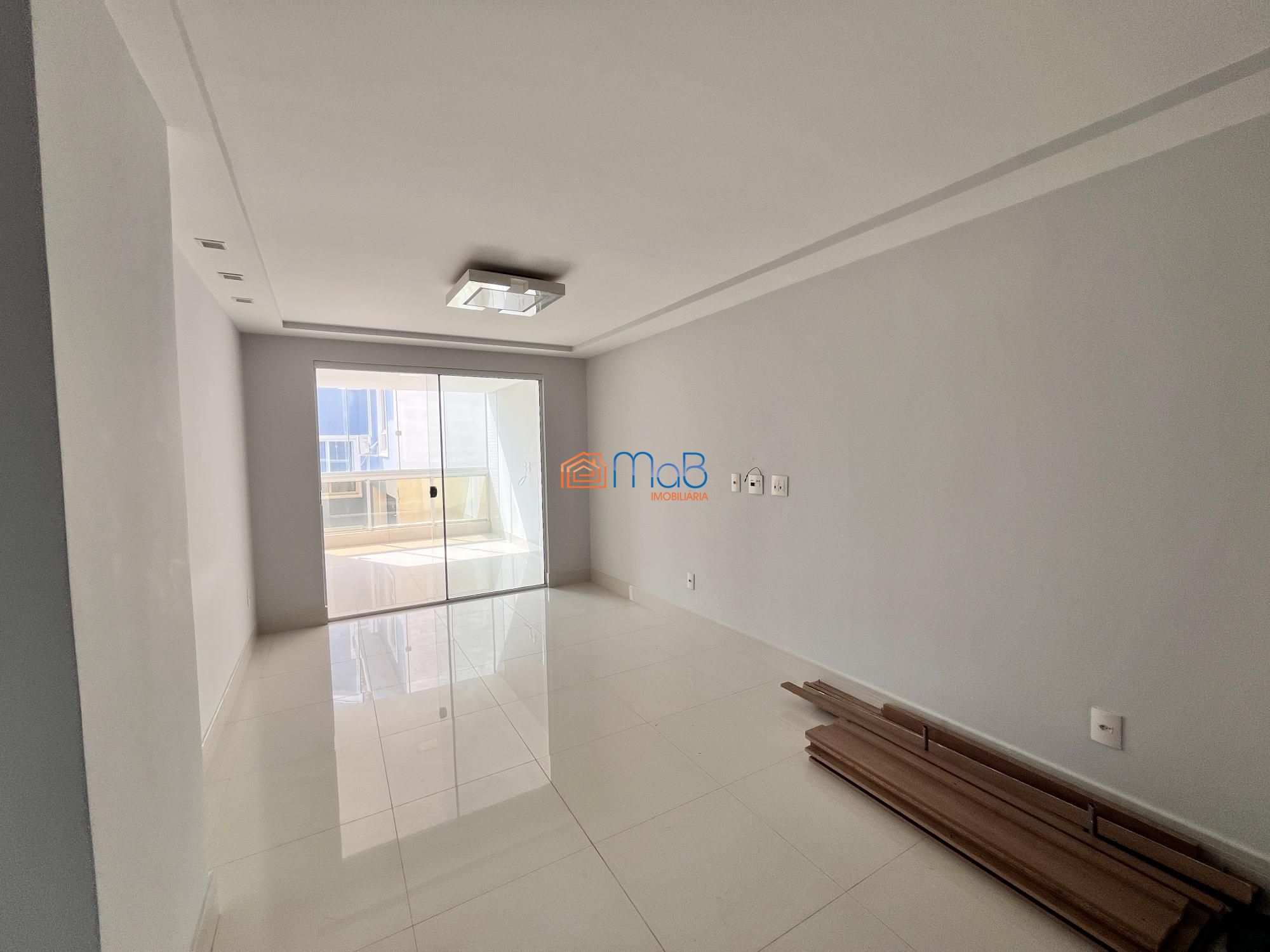 Apartamento à venda com 3 quartos, 138m² - Foto 2