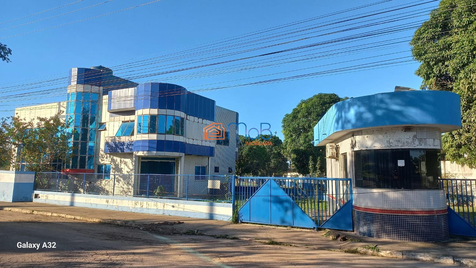 Galpão comercial e pátio para locação no lagomar