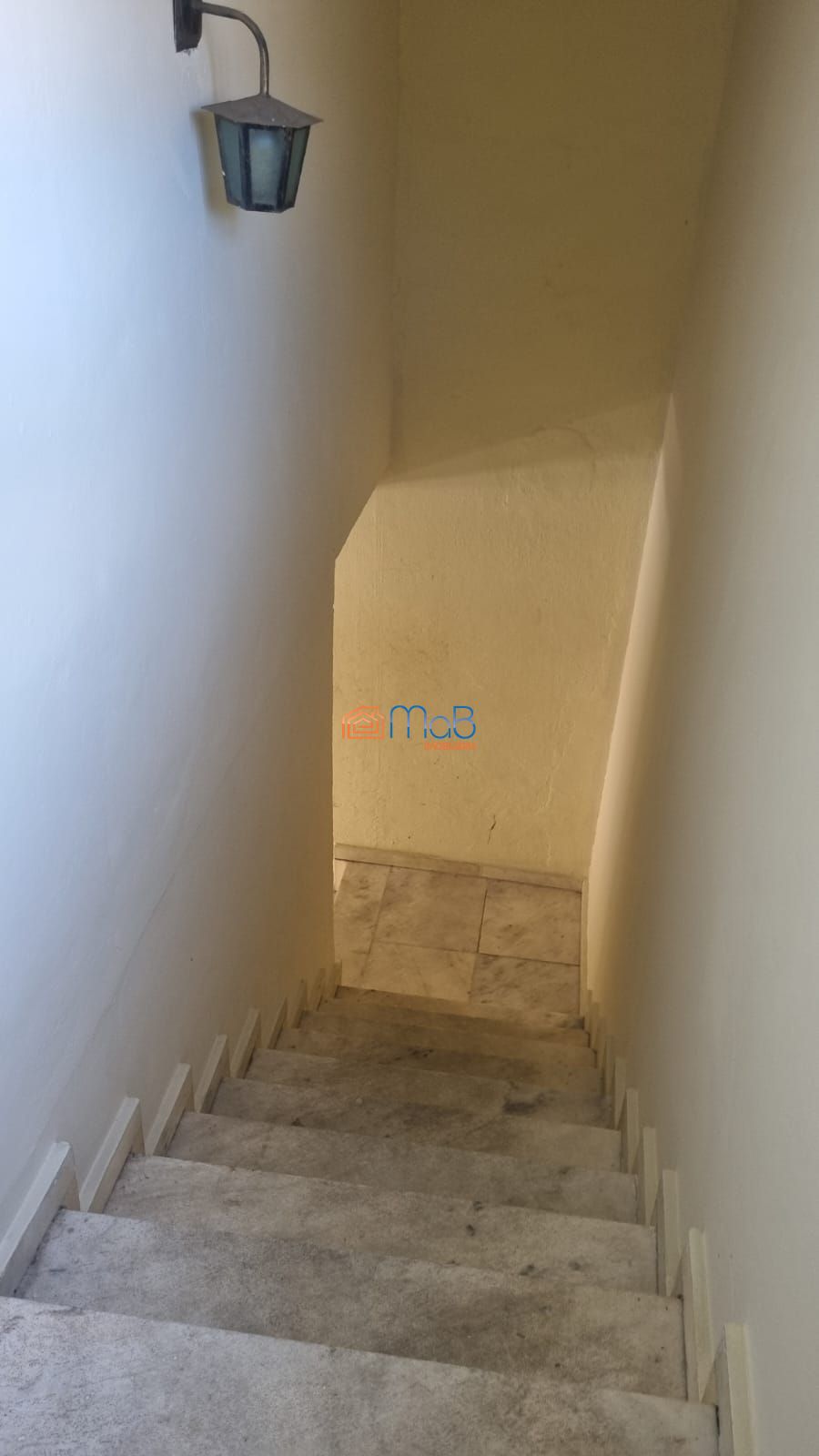 Casa com sobrado, terraço e kitnets no visconde