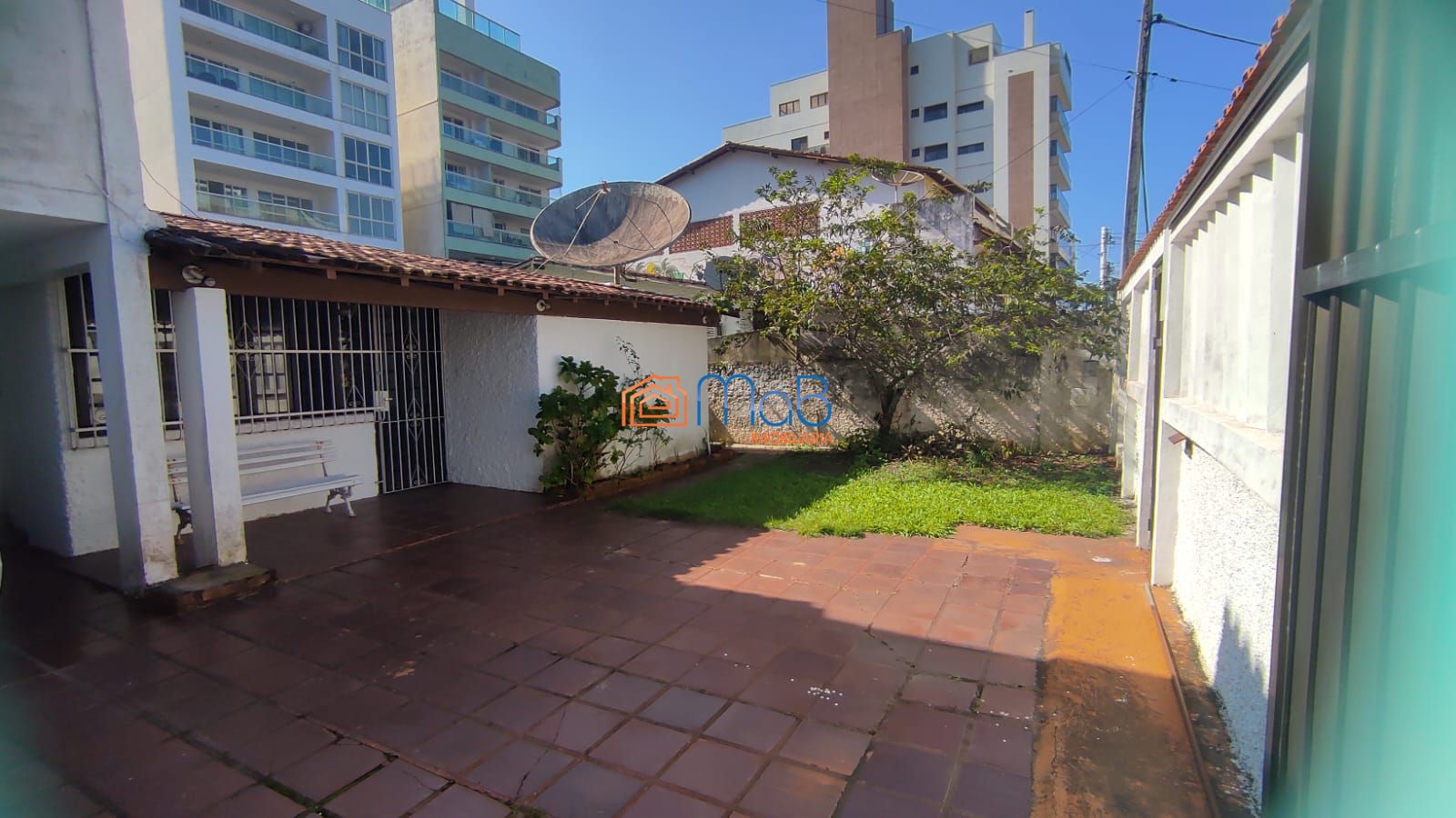 Casa à venda com 6 quartos, 350m² - Foto 2