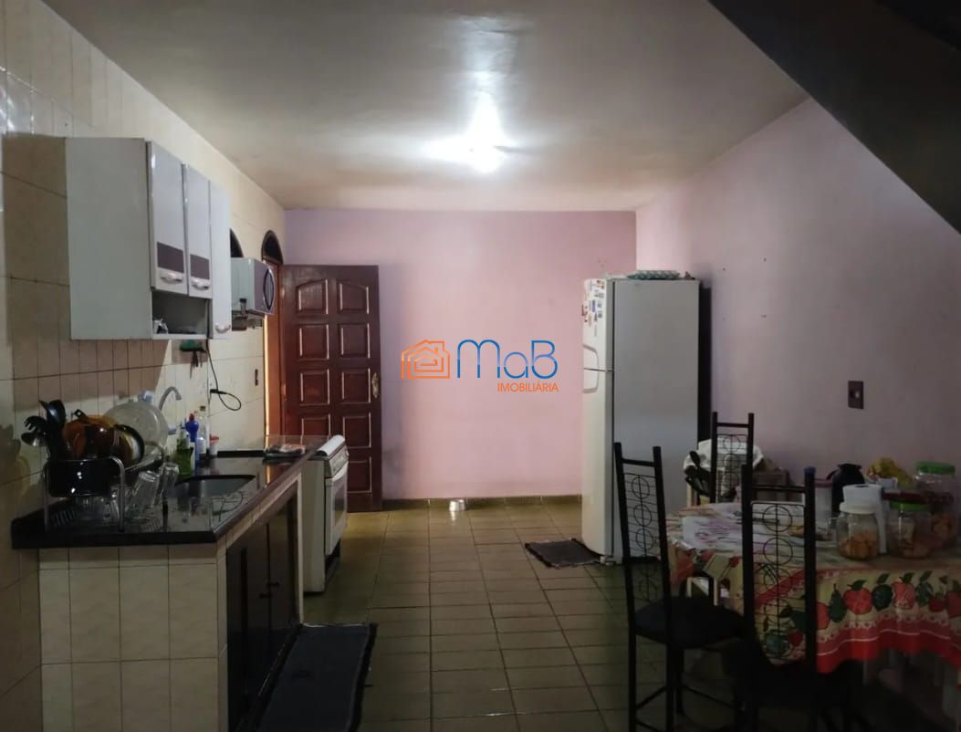 Excelente casa em área para investimento