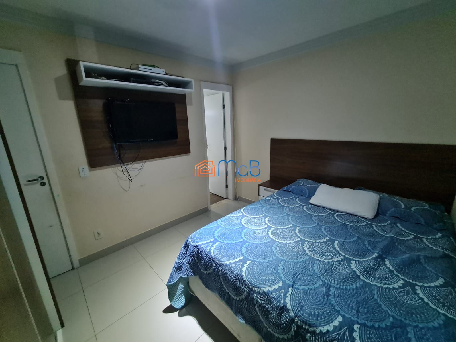 Apartamento 03 quartos com suíte e garagem.