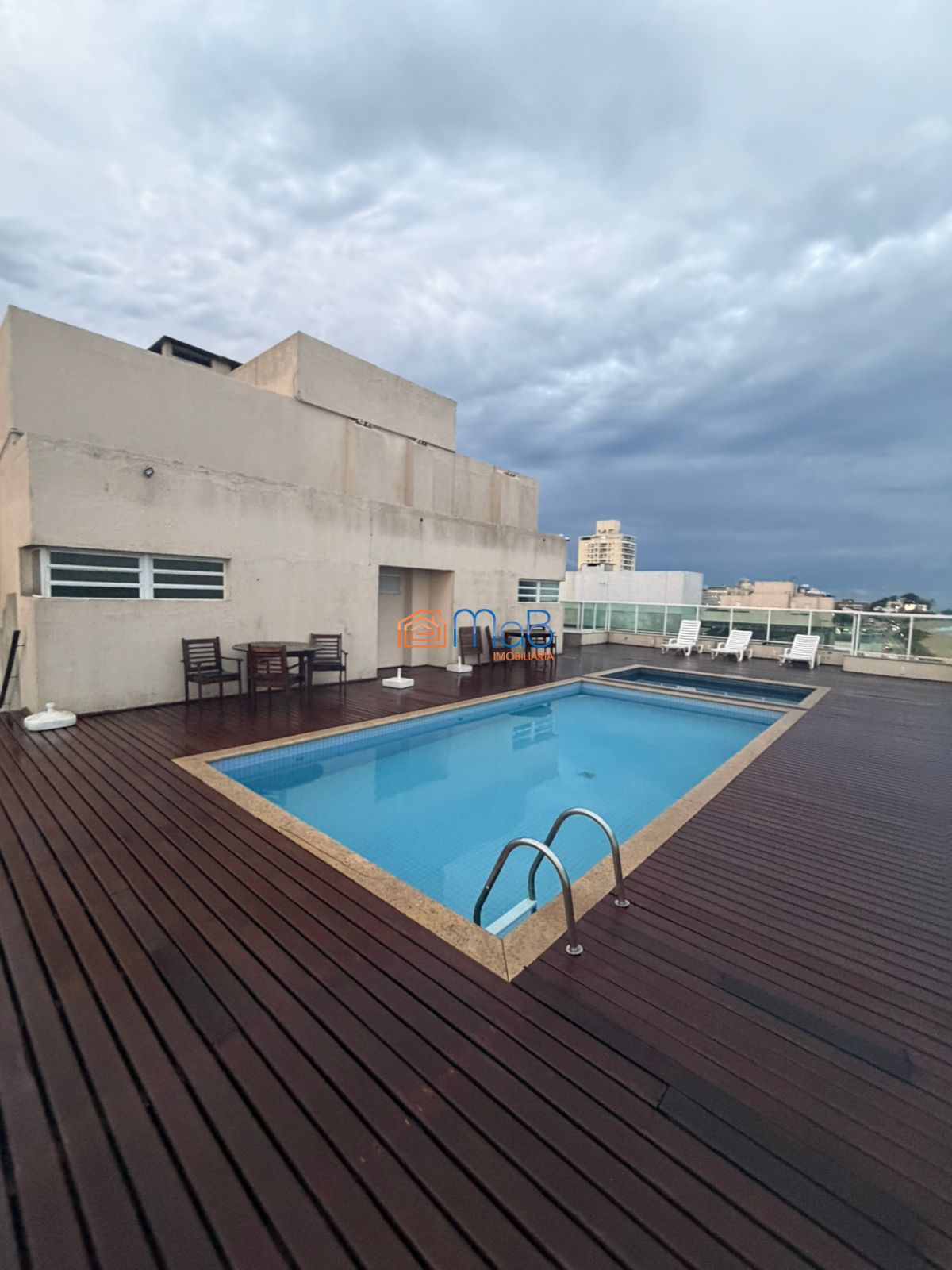Apartamento Frente Mar 3 Quartos e 2 Suítes Praia dos Cavaleiros.