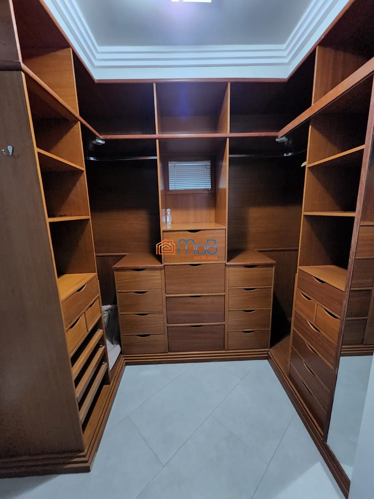 Linda Casa com 03 quartos a venda no Jardim Santo Antônio