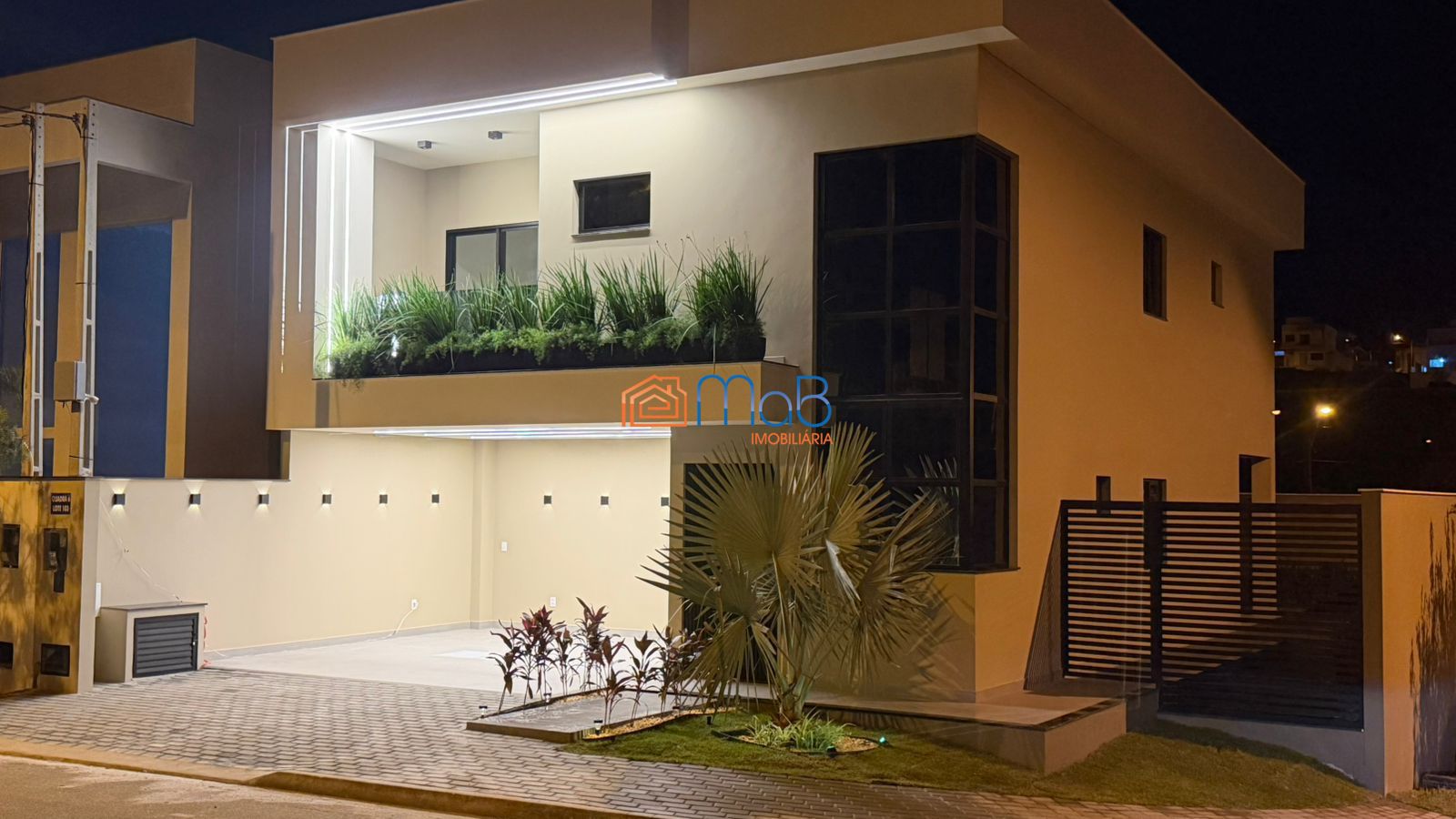 Casa de alto padrão em macaé, no condomínio residencial do b