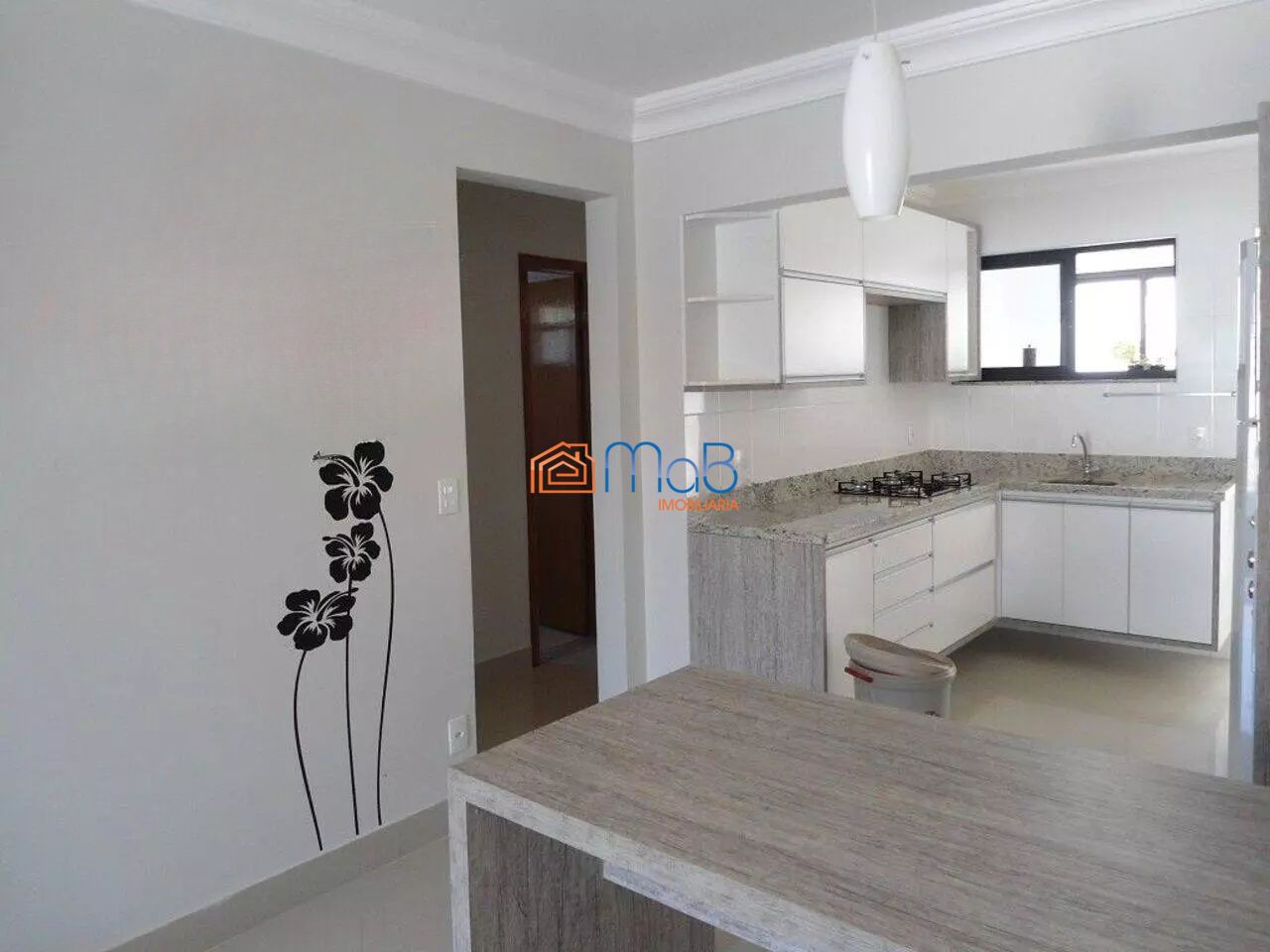 Apartamento à venda com 2 quartos, 70m² - Foto 4