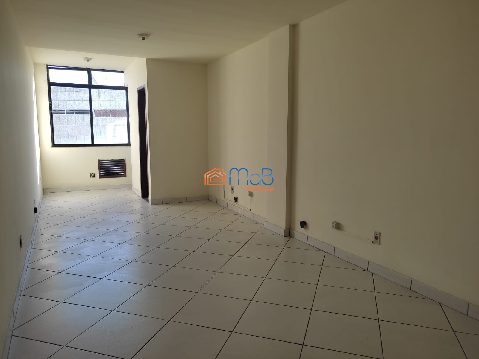 Conjunto Comercial-Sala para alugar com 1 quarto, 27m² - Foto 1