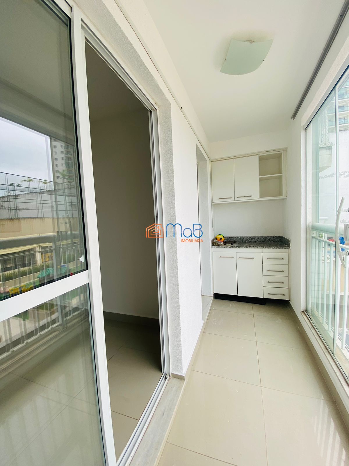 Apartamento à venda com 3 quartos, 75m² - Foto 3