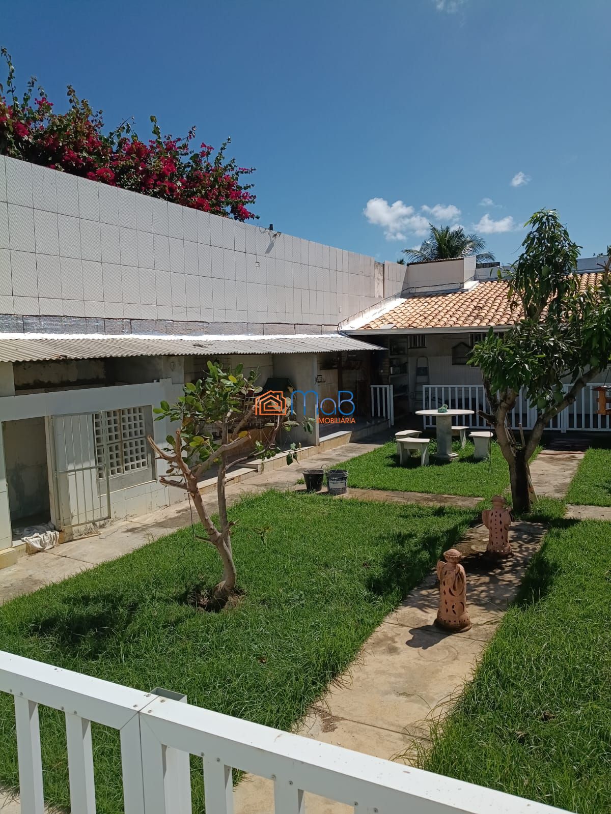 Casa ampla com piscina na zona de expansão – robalo apenas 1