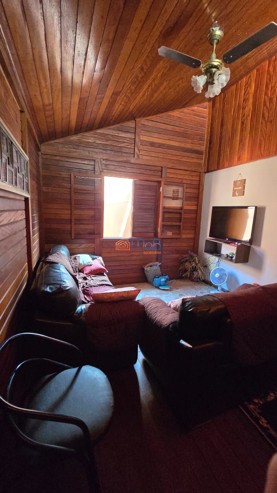 Casa à venda em trapóleo – amplo espaço e excelente estrutura!