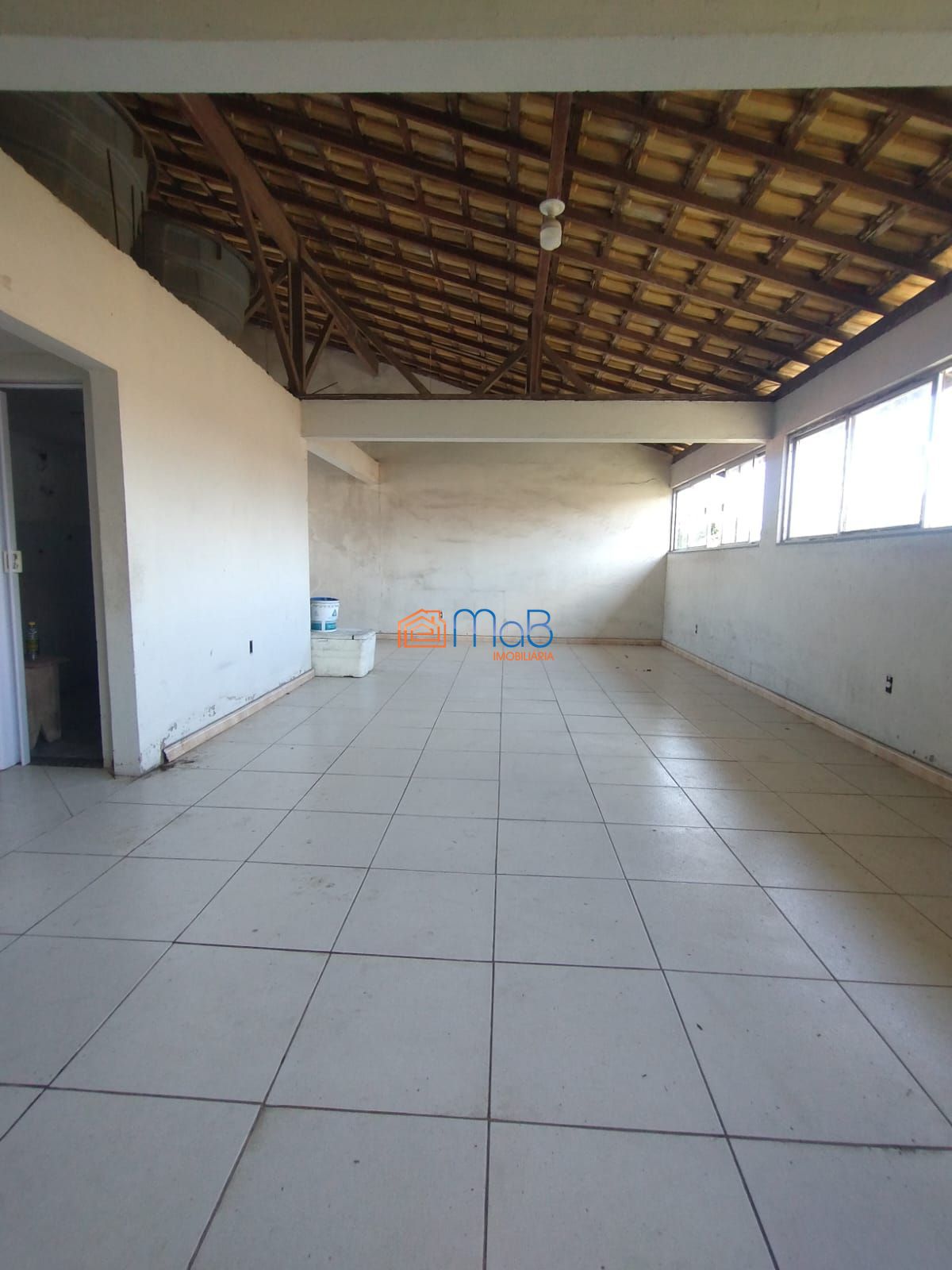 Incrível casa de 3 andares à venda!