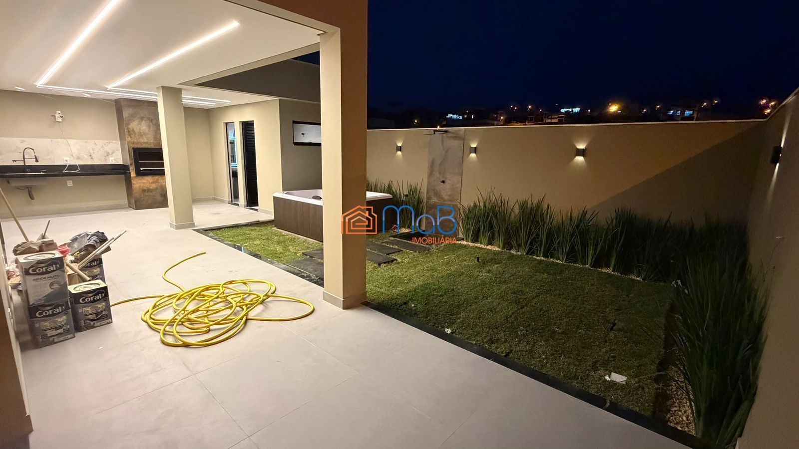 Casa de alto padrão em macaé, no condomínio residencial do b