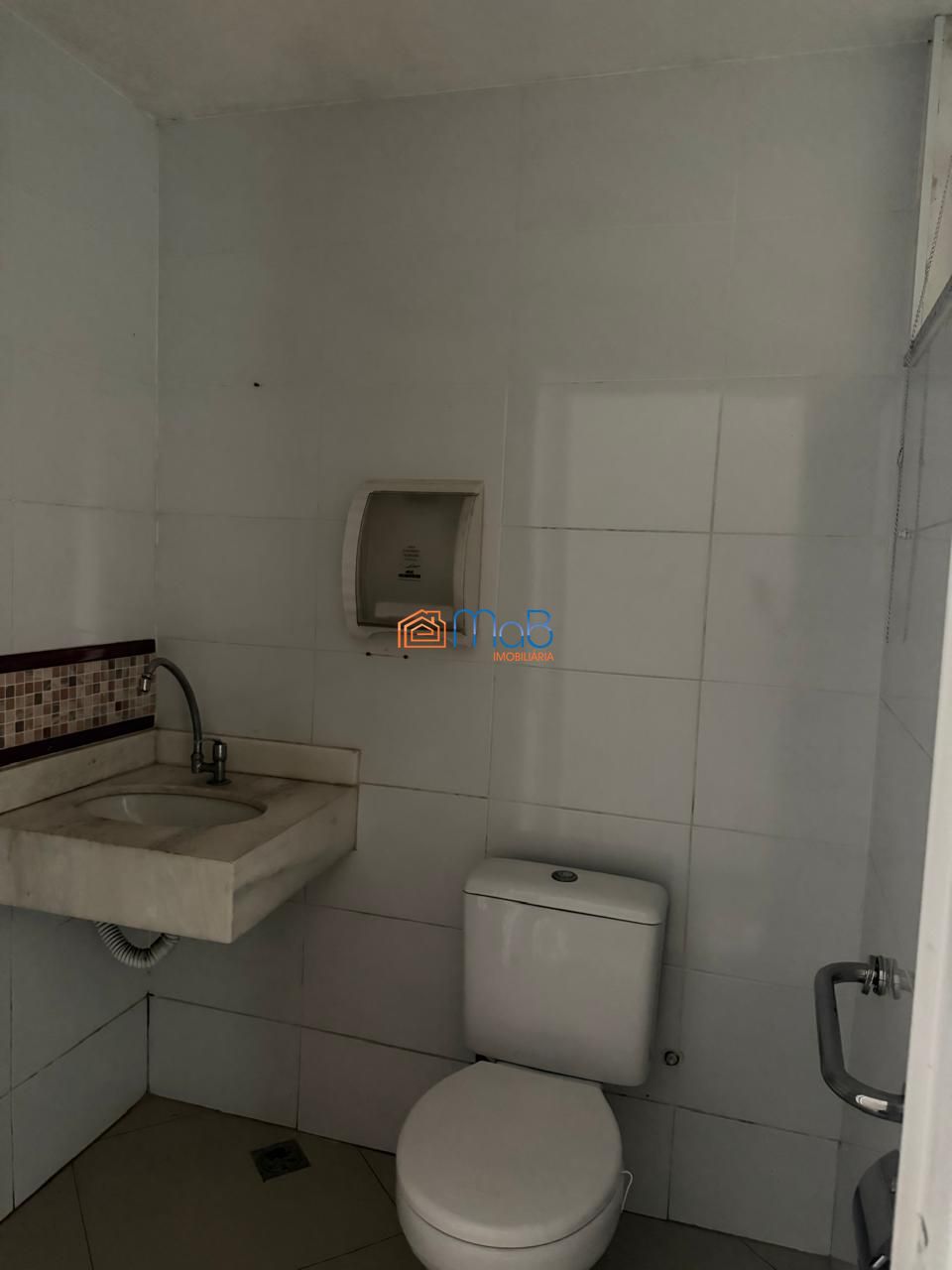 Espaço comercial com 4 salas no Centro
