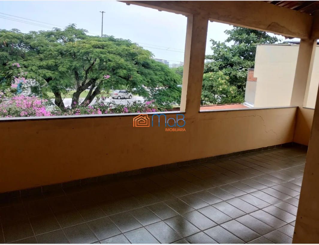 Excelente casa em área para investimento