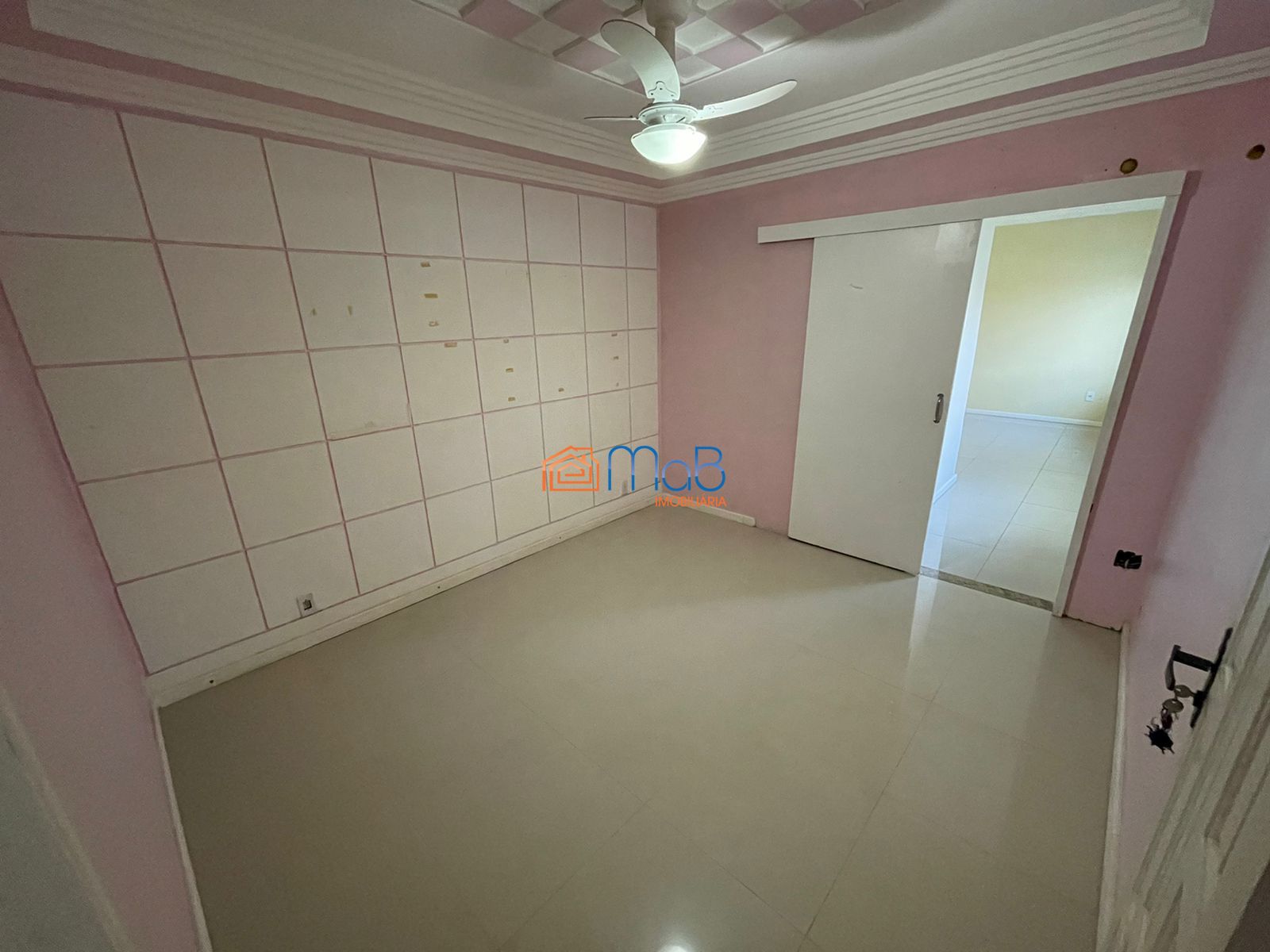 Casa à venda com 4 quartos, 200m² - Foto 28