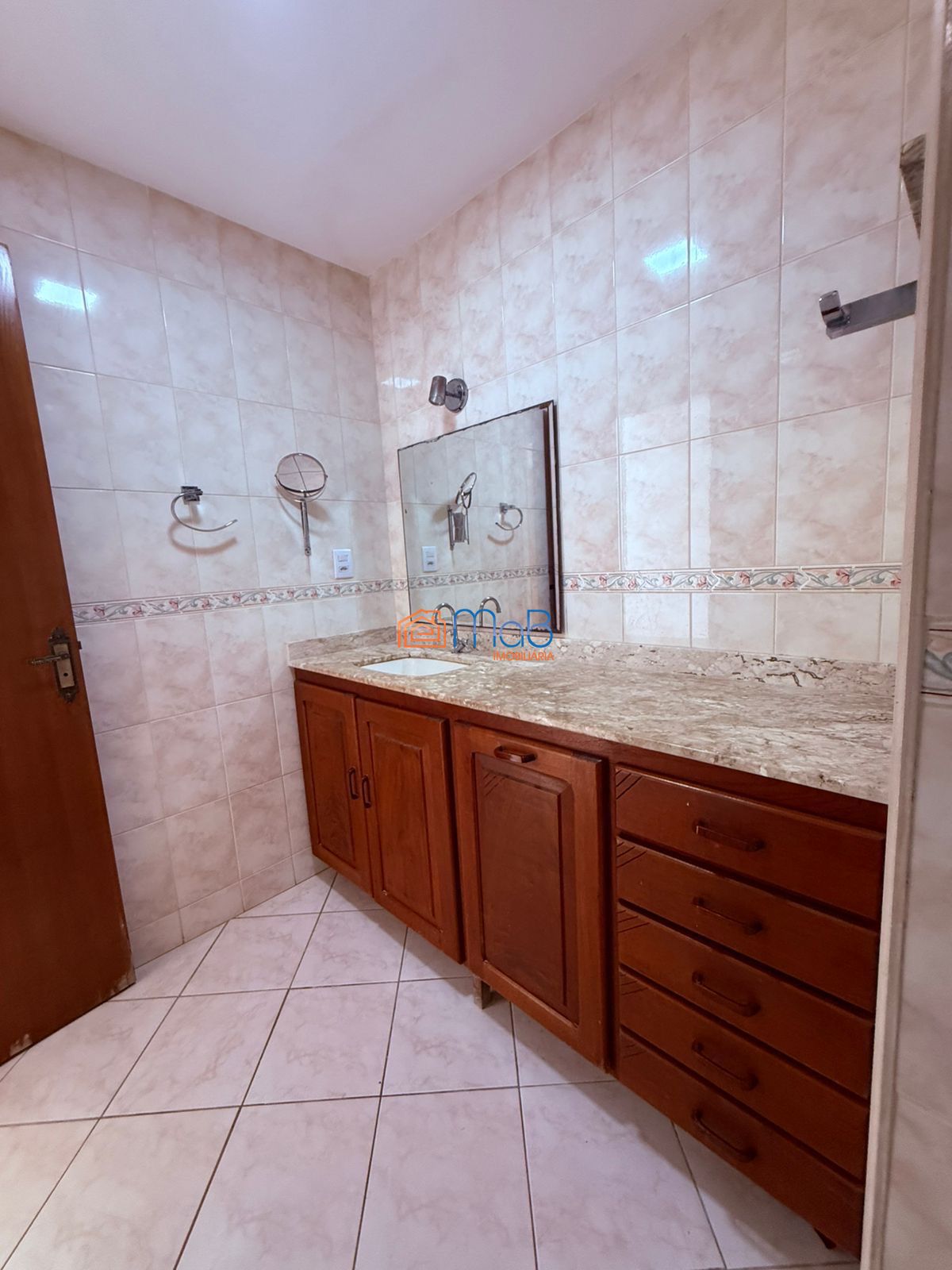 Excelente apartamento 3 quartos nos cavaleiros