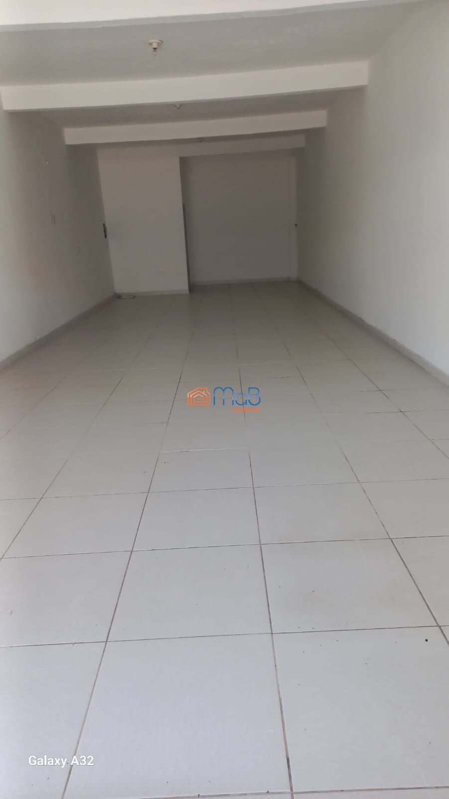 Loja comercial no sol e mar