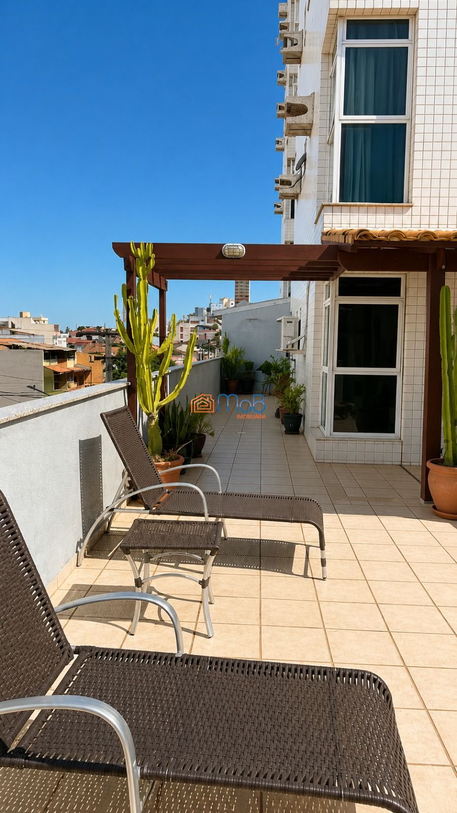 Apartamento garden à venda no riviera – 2 quartos (1 suíte), área externa e 2 va