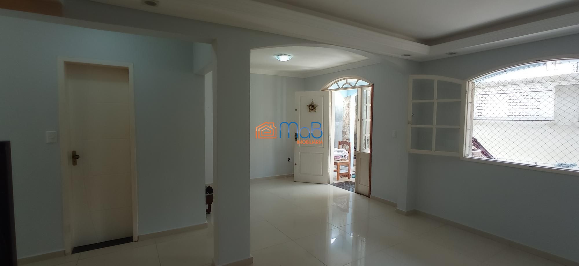 Casa à venda com 3 quartos, 288m² - Foto 3