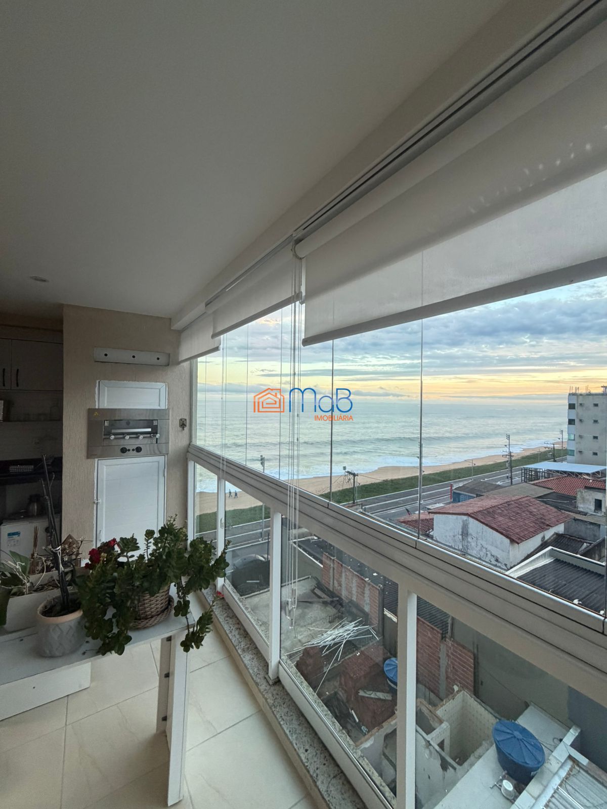 Apartamento Frente Mar 3 Quartos e 2 Suítes Praia dos Cavaleiros.