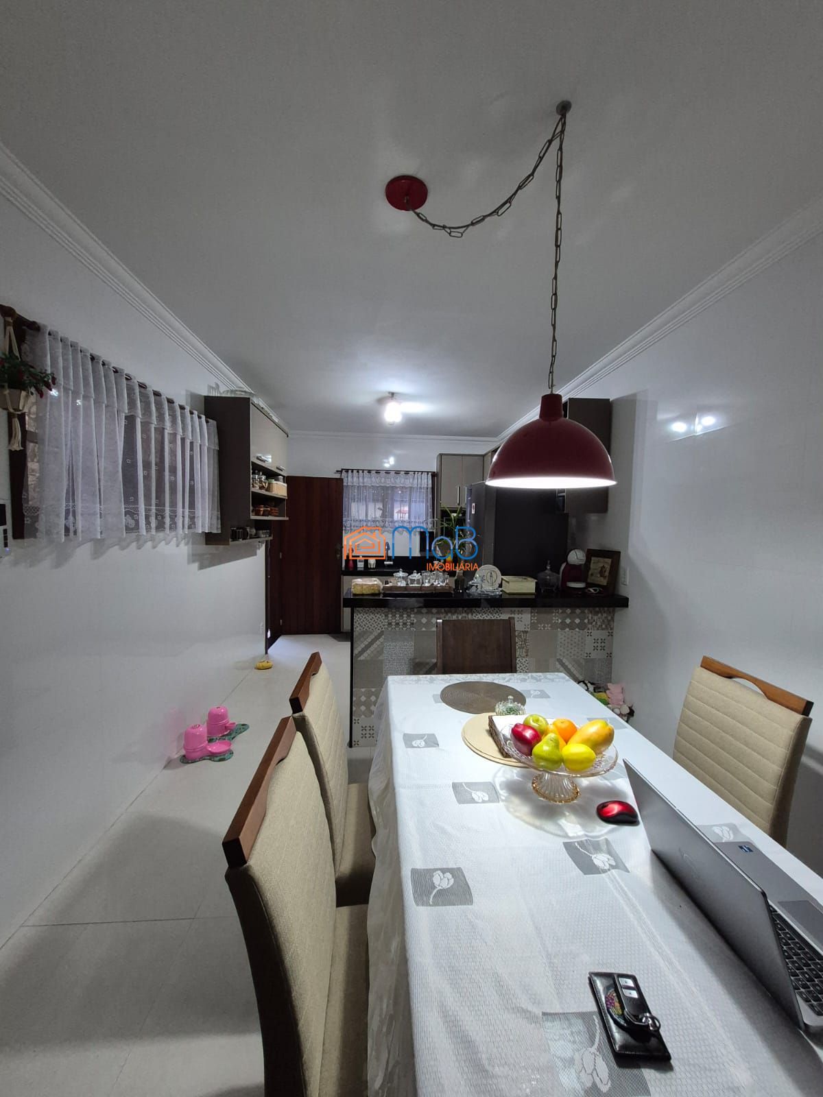 Casa de 310m² com área gourmet completa e 4 quartos - foto 6
