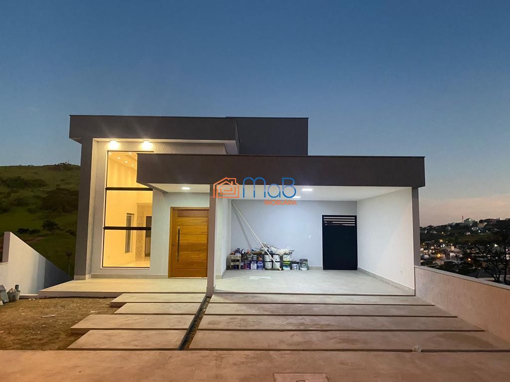 Casa à venda com 4 quartos, 205m² - Foto 1