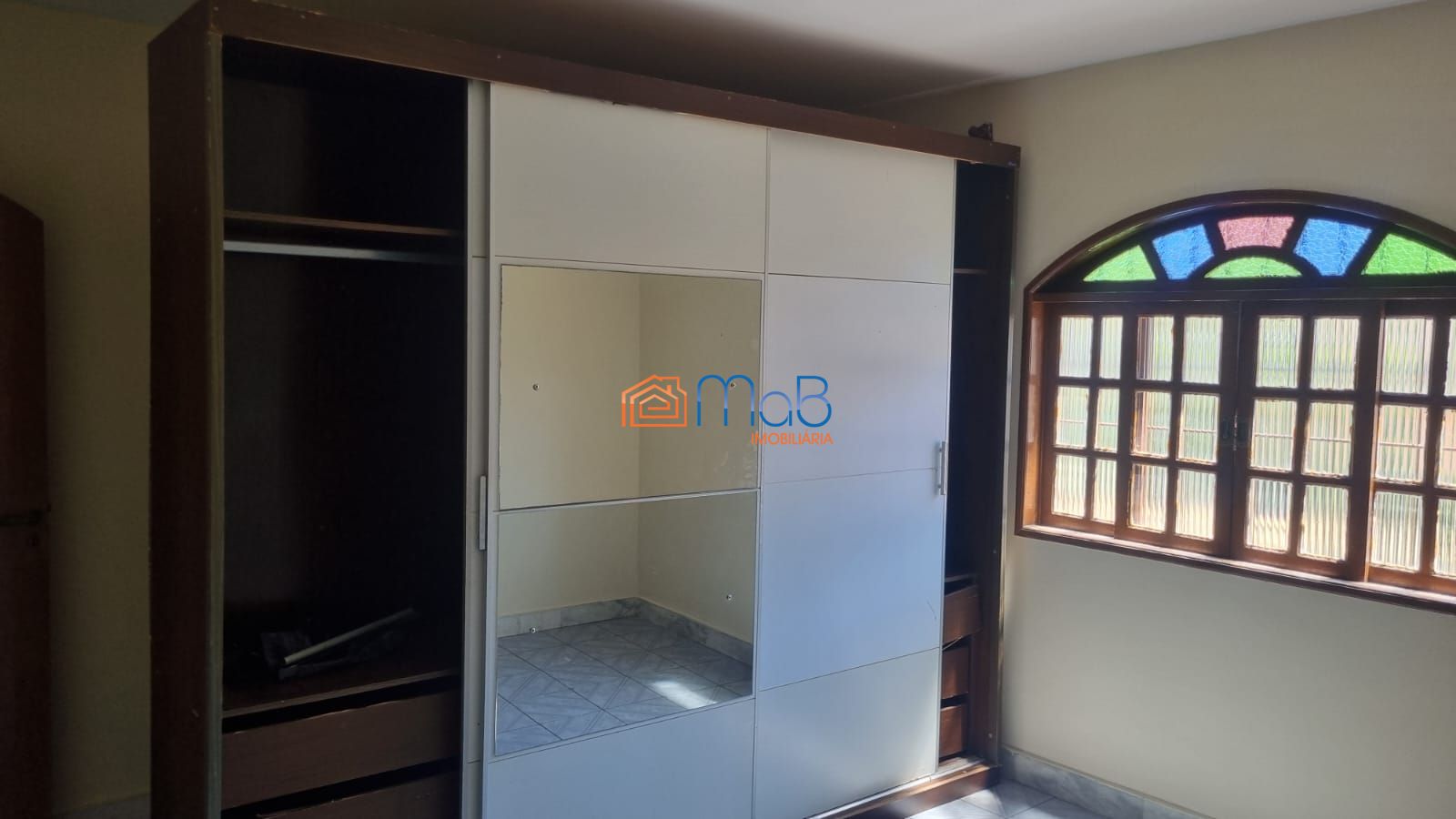 Casa Com Sobrado, Terraço e Kitnets no Visconde