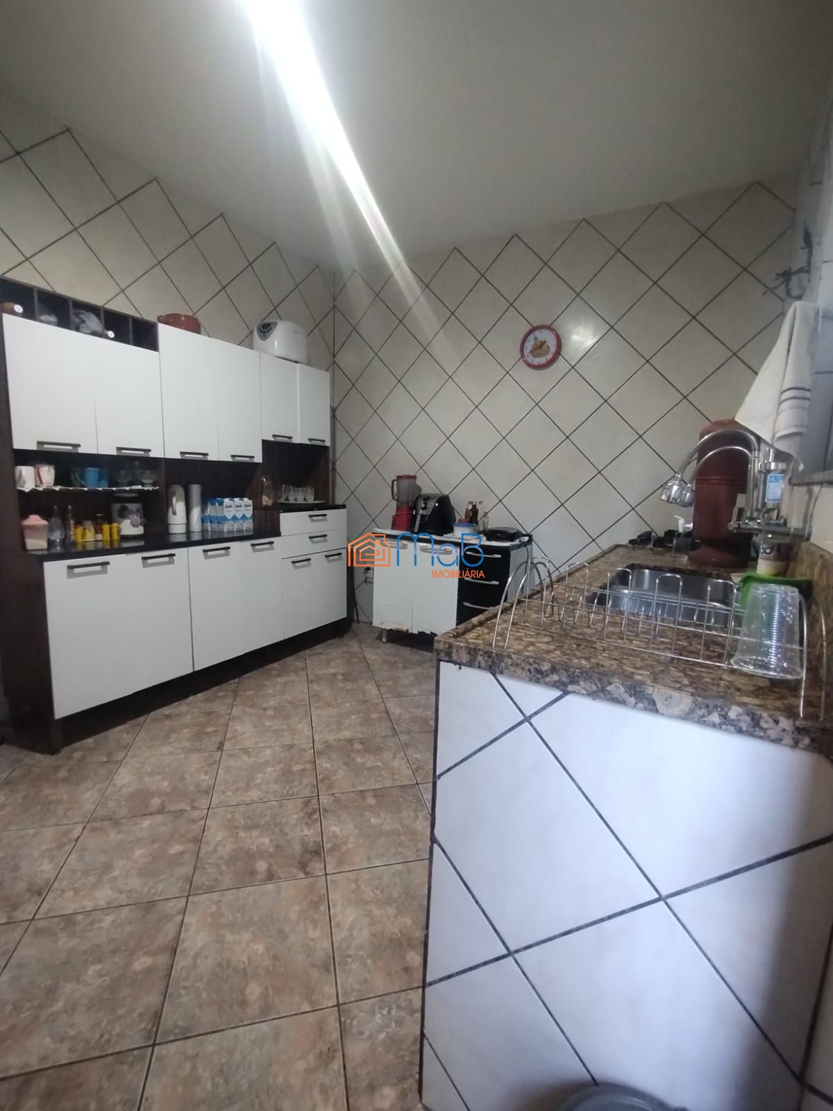 Incrível Casa de 3 Andares à Venda!