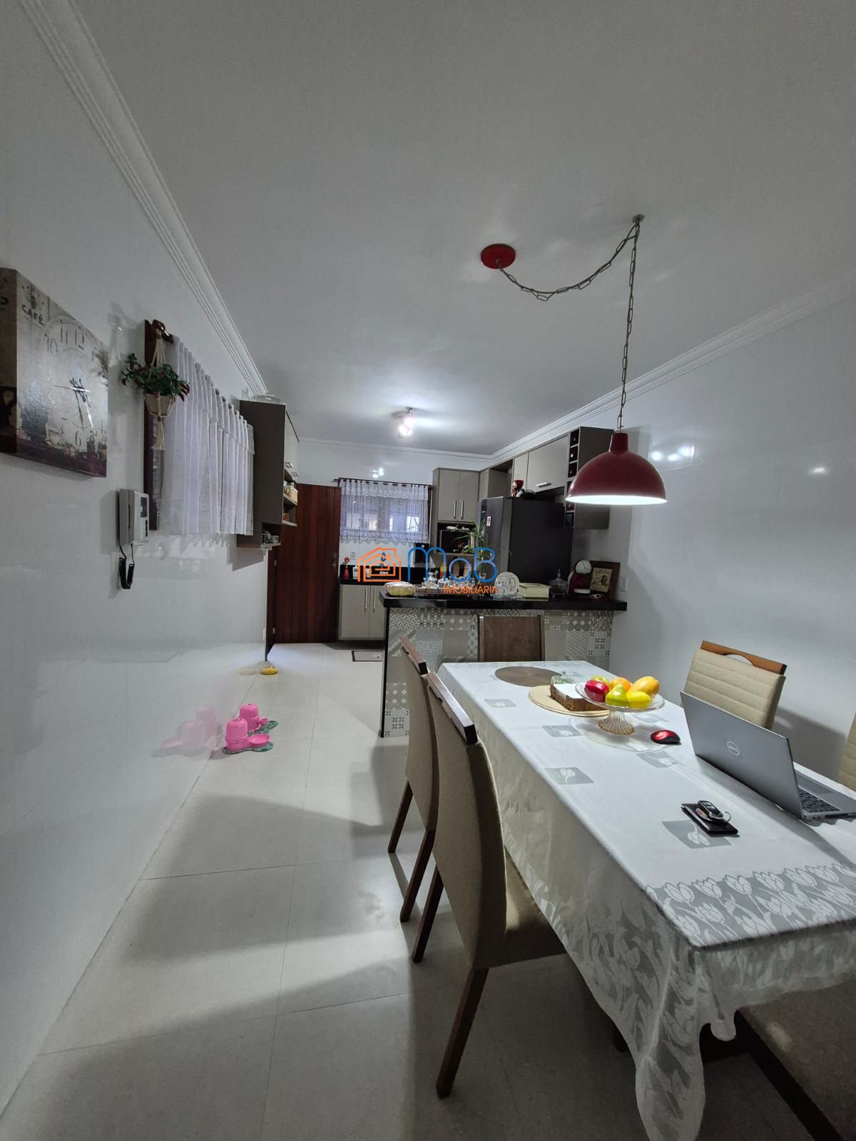 Casa de 310m² com Área Gourmet Completa e 4 Quartos
