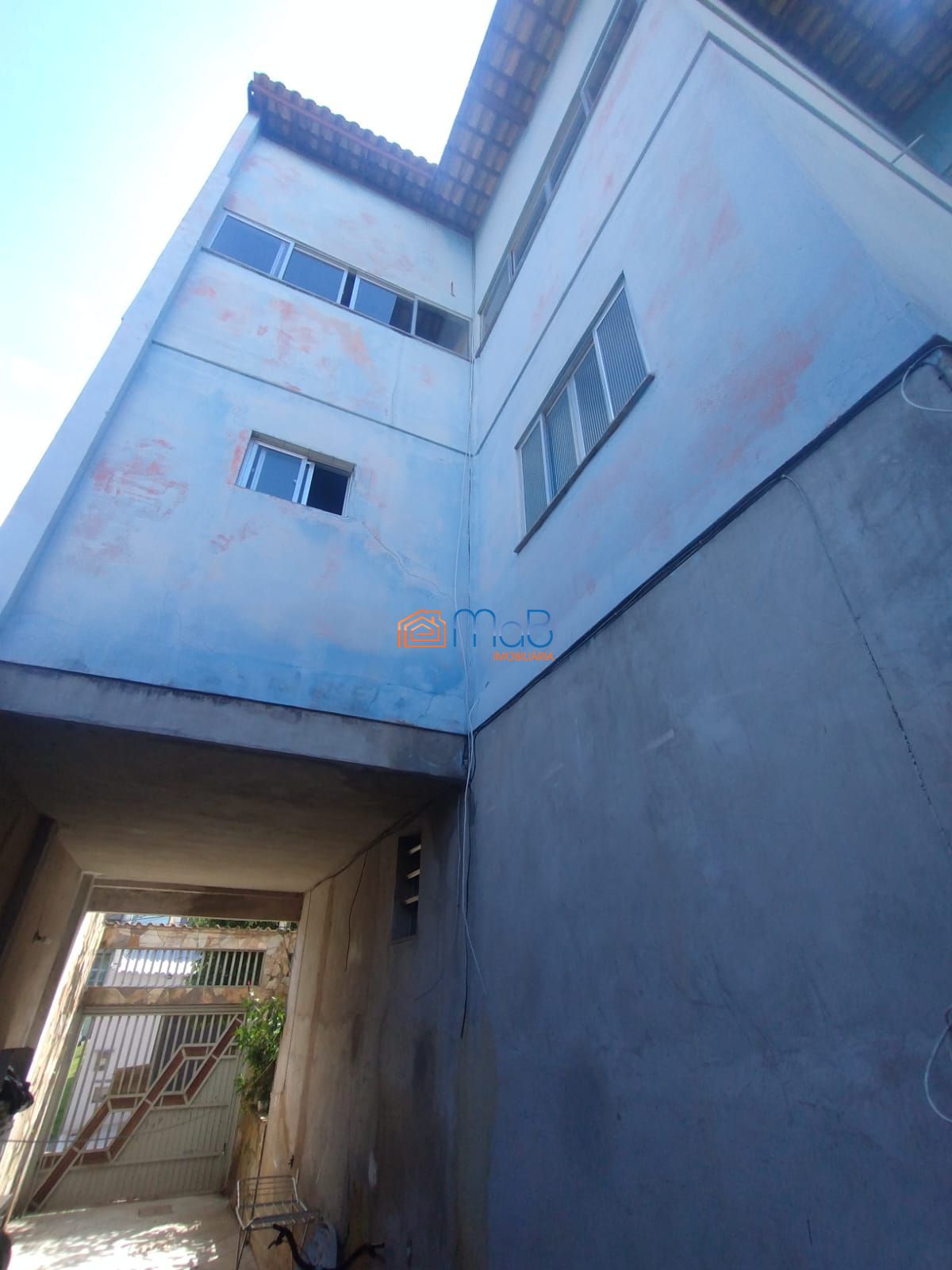 Incrível Casa de 3 Andares à Venda!