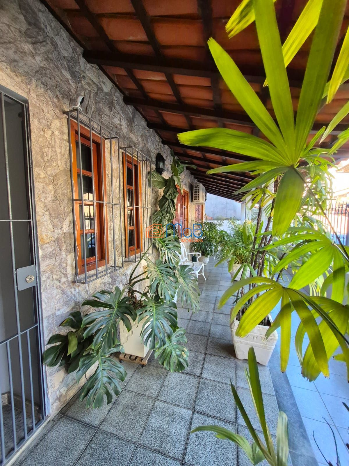 Casa de 310m² com Área Gourmet Completa e 4 Quartos