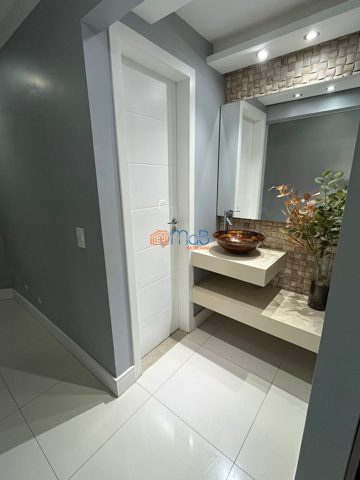 Casa de Alto Padrão com 3 Suítes, Energia Solar e Lazer Completo – Vale 3