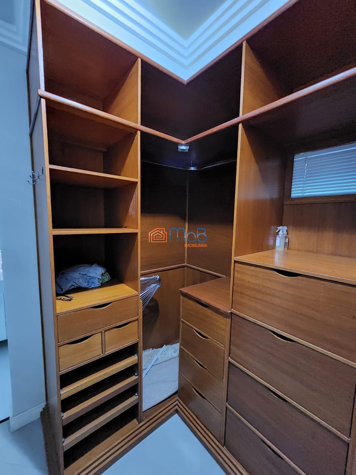 Linda Casa com 03 quartos a venda no Jardim Santo Antônio