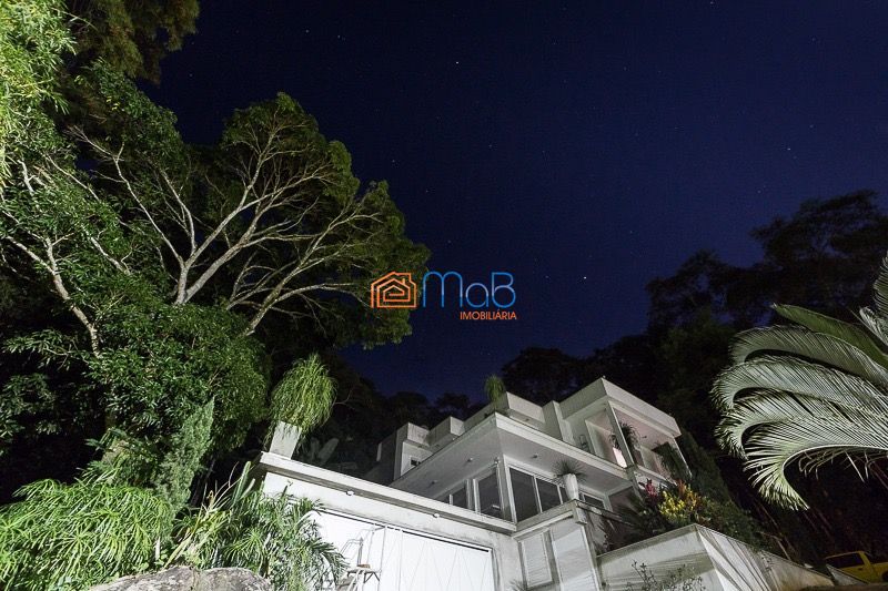 Propriedade luxo rara - paraíso particular entre o verde e o