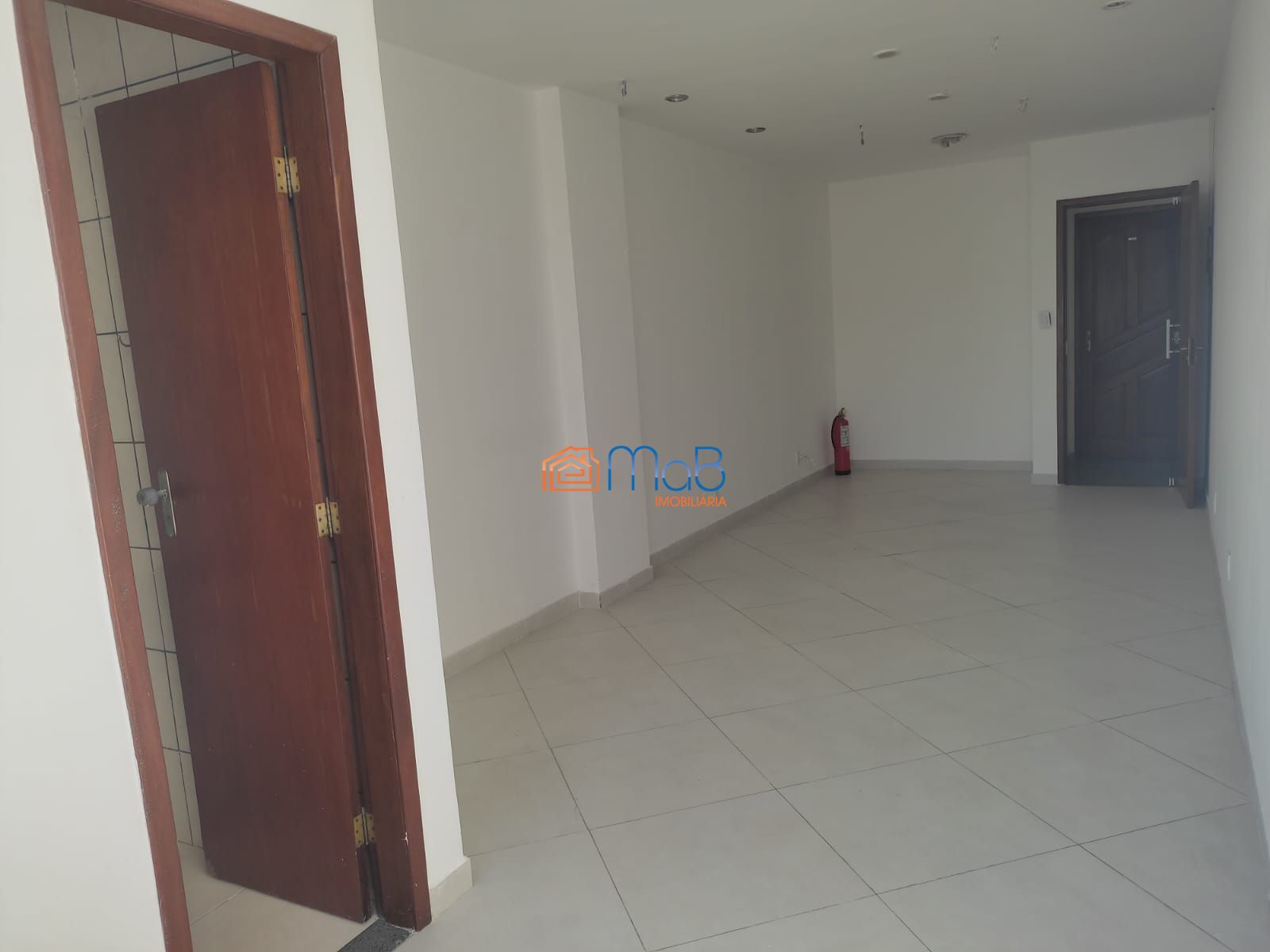 Conjunto Comercial-Sala para alugar com 1 quarto, 27m² - Foto 3