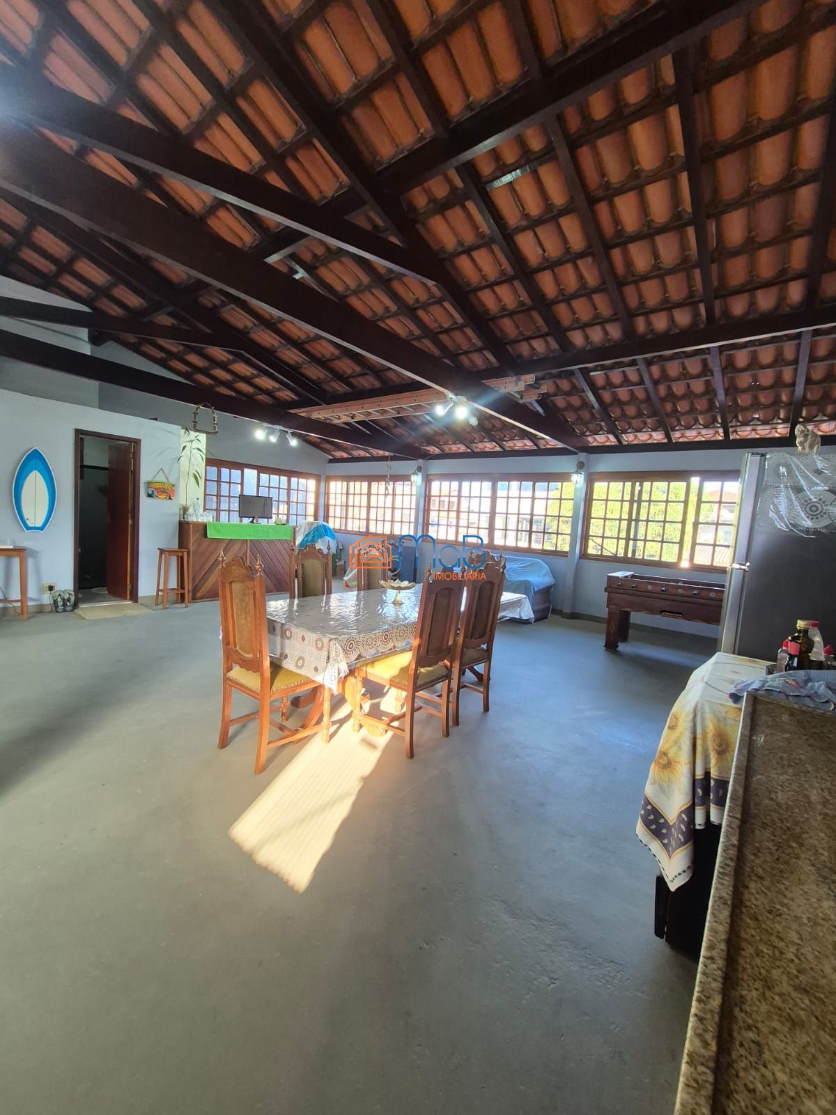 Casa de 310m² com Área Gourmet Completa e 4 Quartos